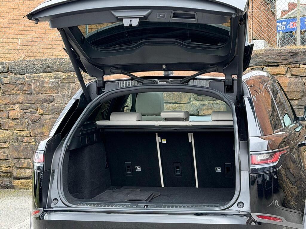 Land Rover Range Rover Velar view 22