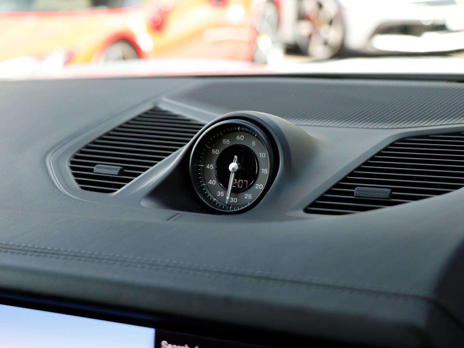 Porsche Cayenne view 14