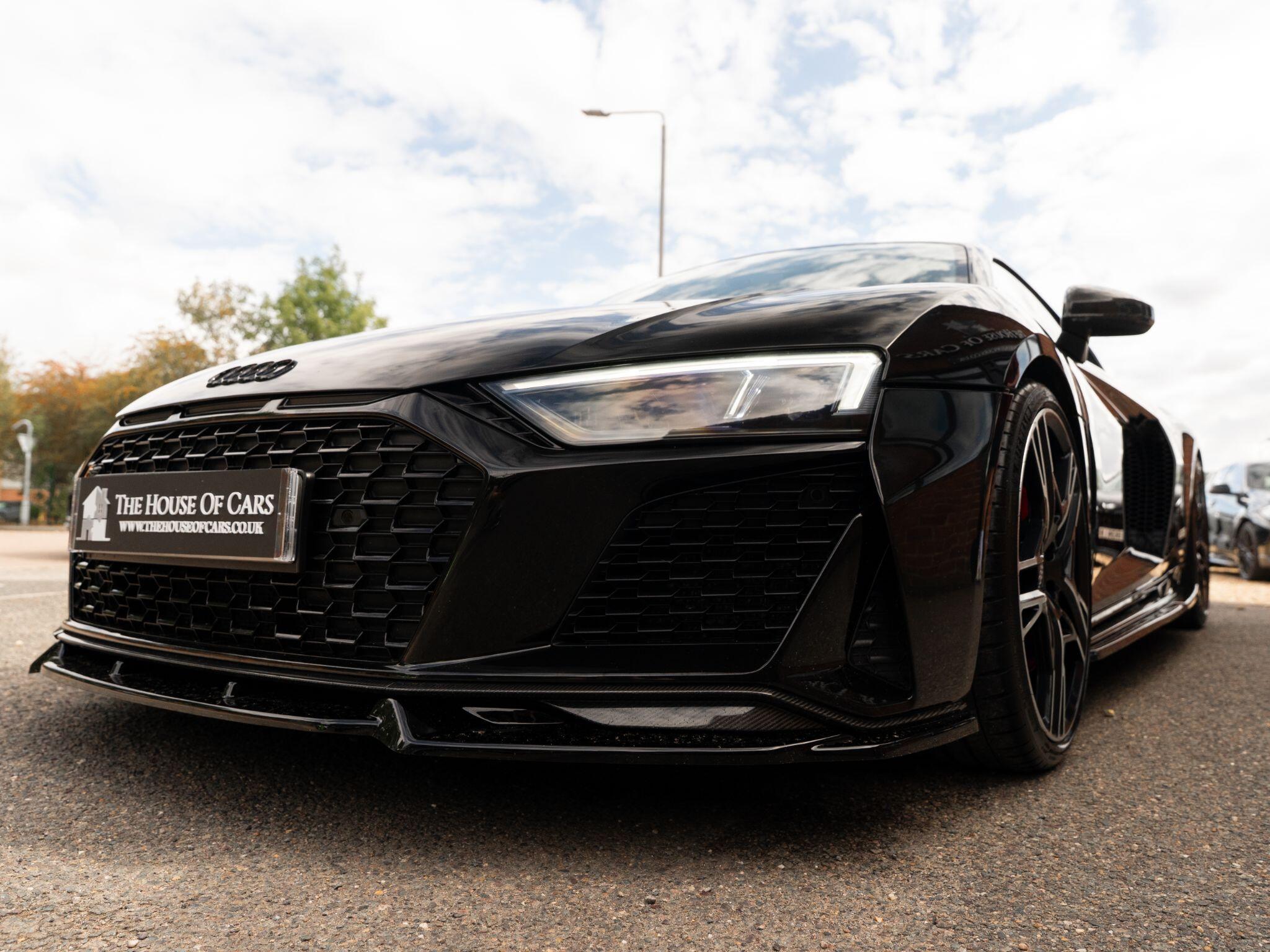 Audi R8 view 22