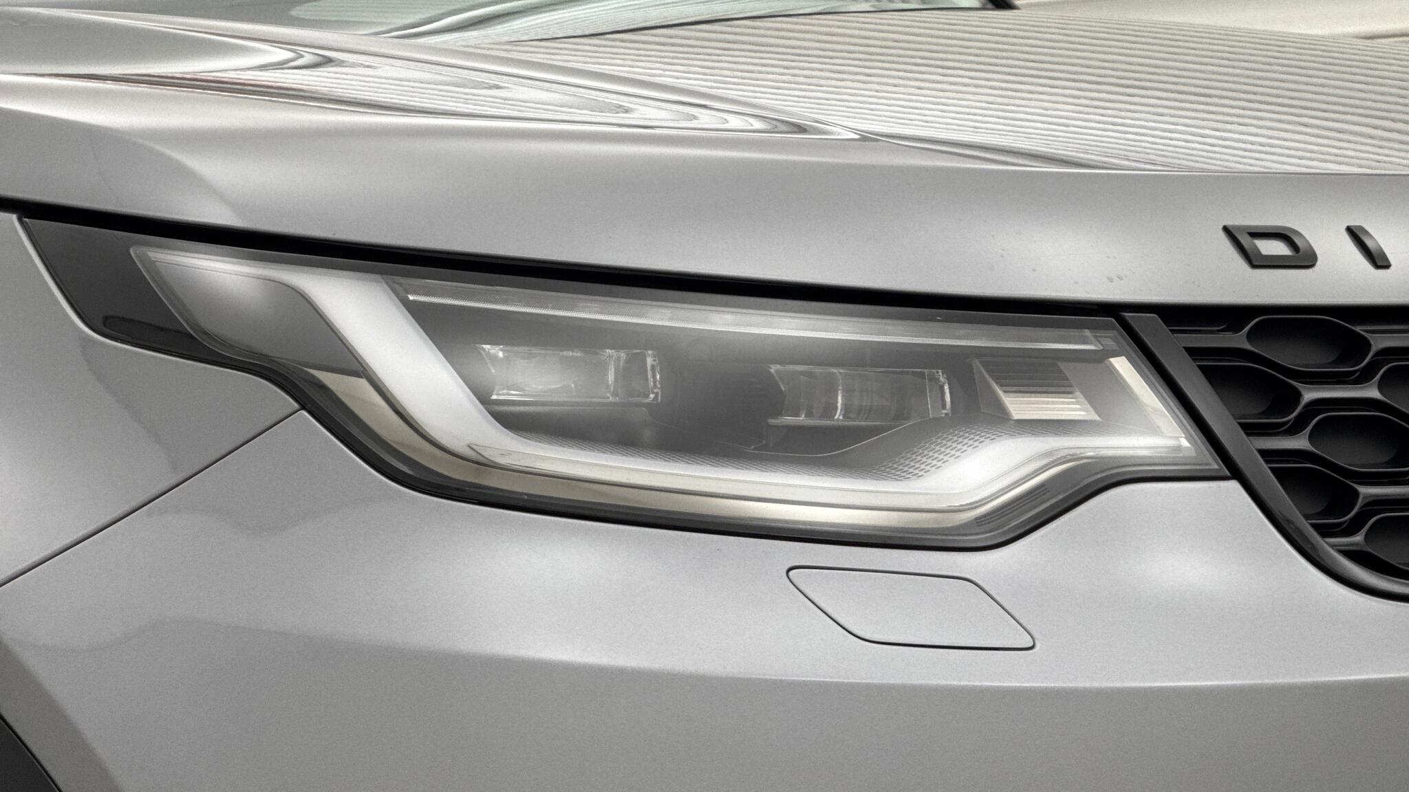Land Rover Discovery view 17