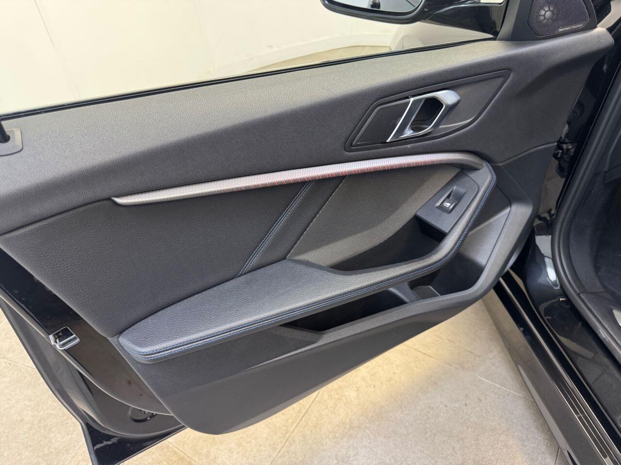 BMW 1 Series view 61