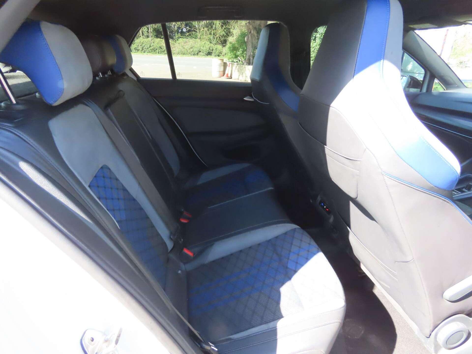 Volkswagen Golf view 9