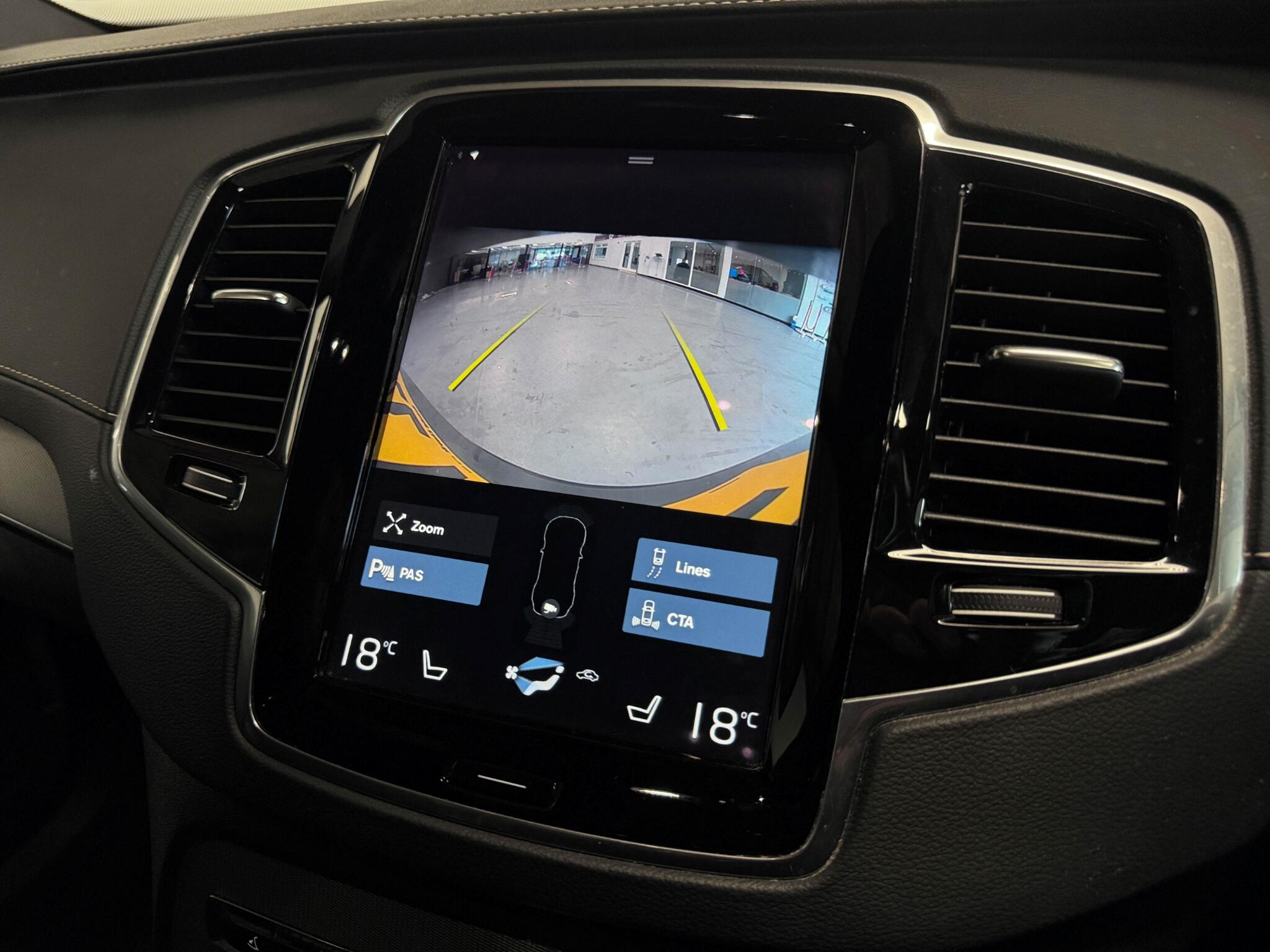 Volvo XC90 view 14