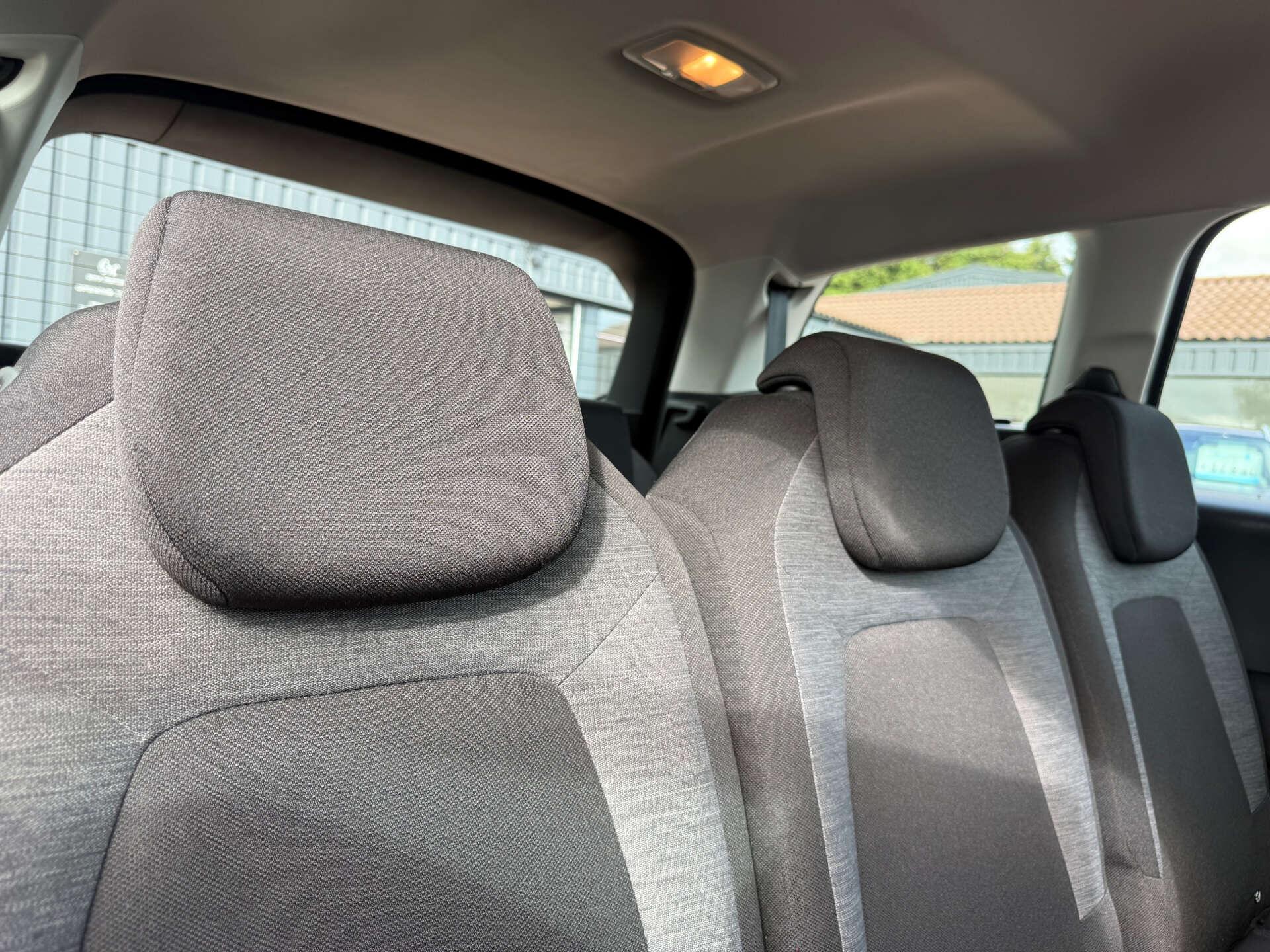 Citroen Grand C4 Picasso view 62