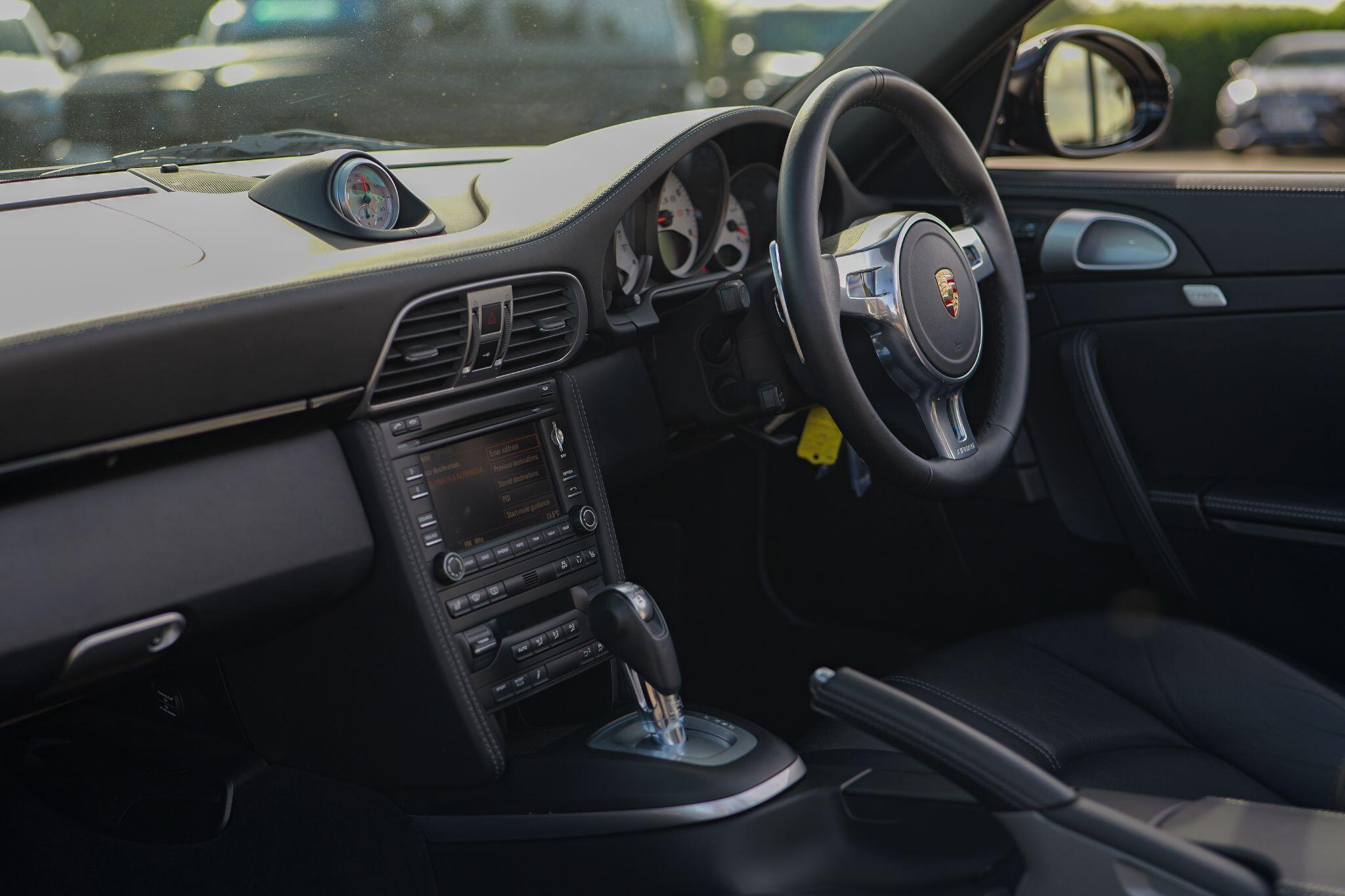 Porsche 911 view 22