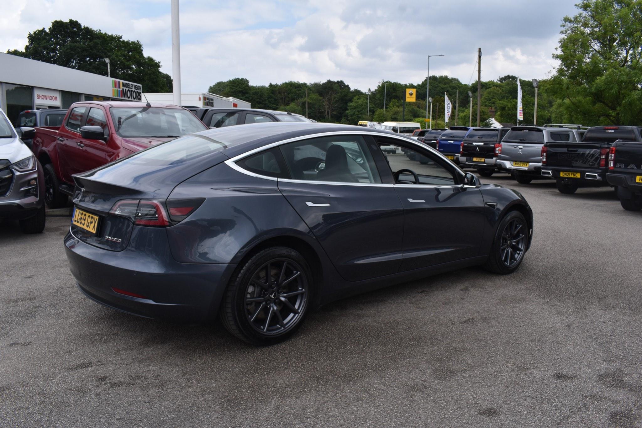 Model 3 - (Dual Motor) Performance Auto 4WDE 4dr (Performance Upgrade) - Image 15