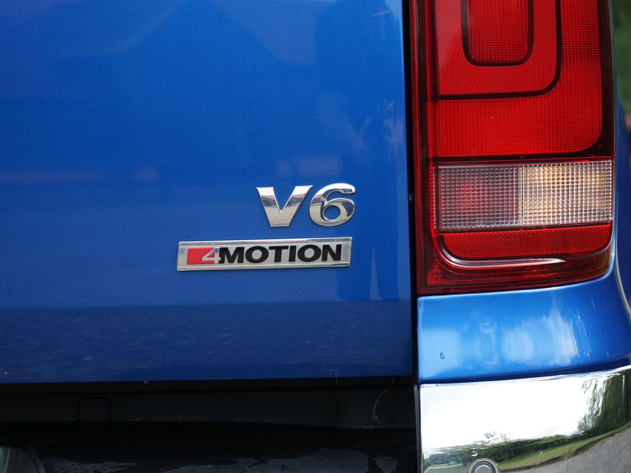 Volkswagen Amarok view 12