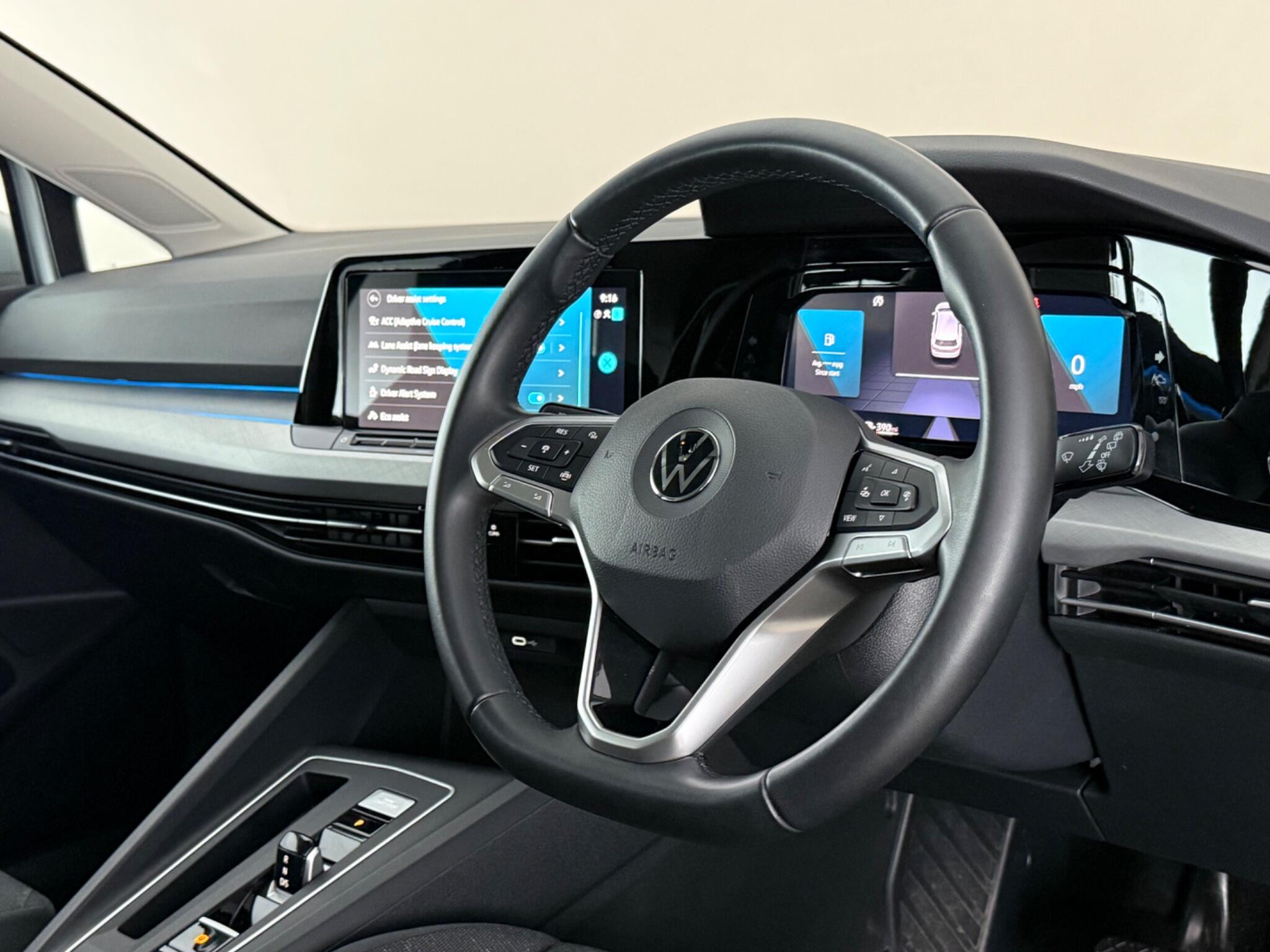 Volkswagen Golf view 3