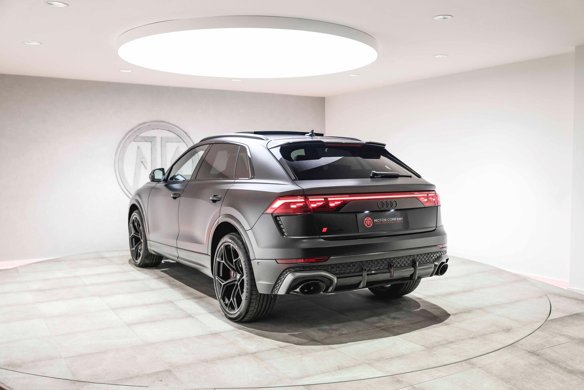 Audi RSQ8 view 11