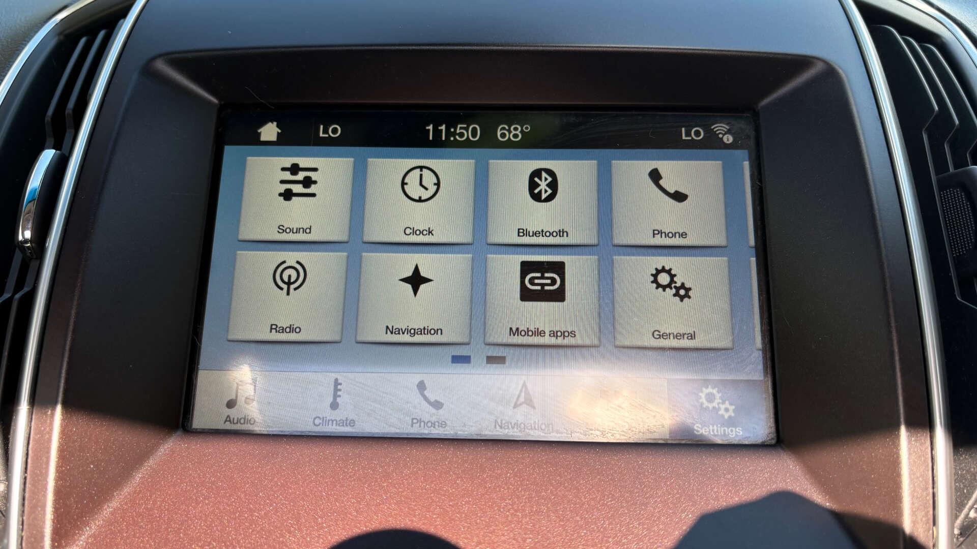 Ford Edge view 32