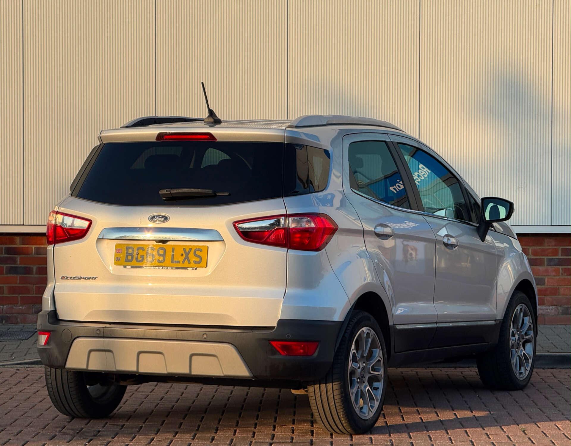 Ford Ecosport view 9