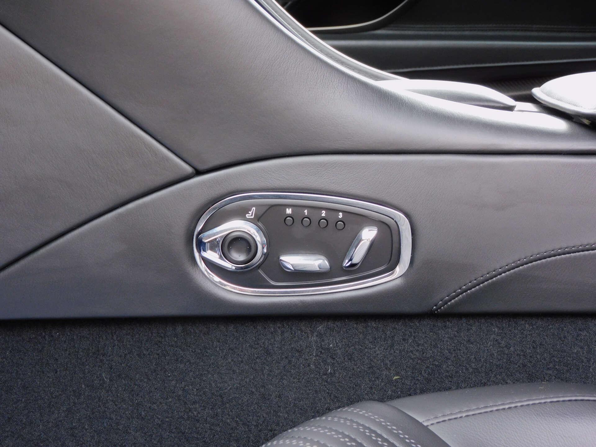 Aston Martin DB11 view 35