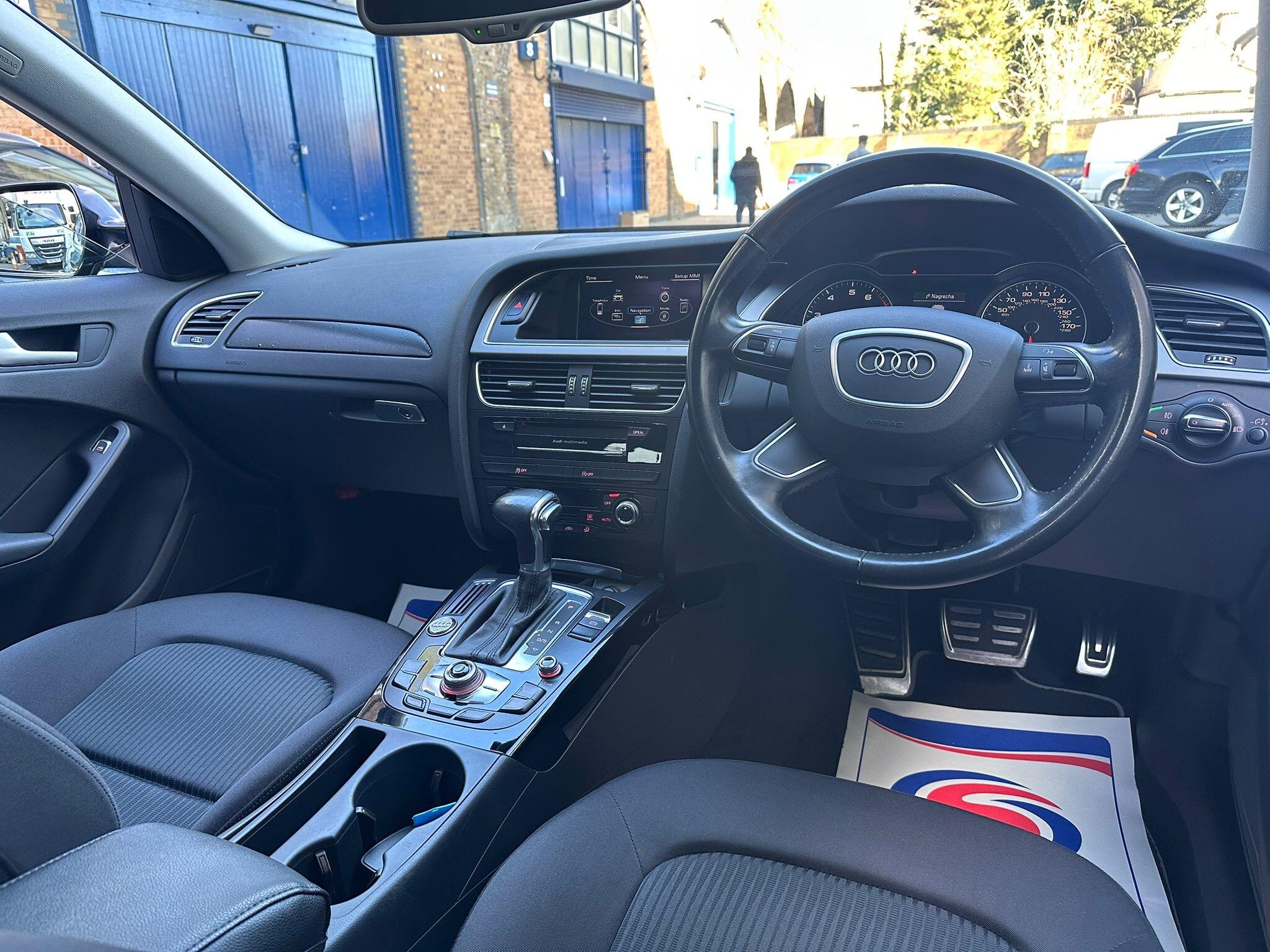 Audi A4 Avant view 18