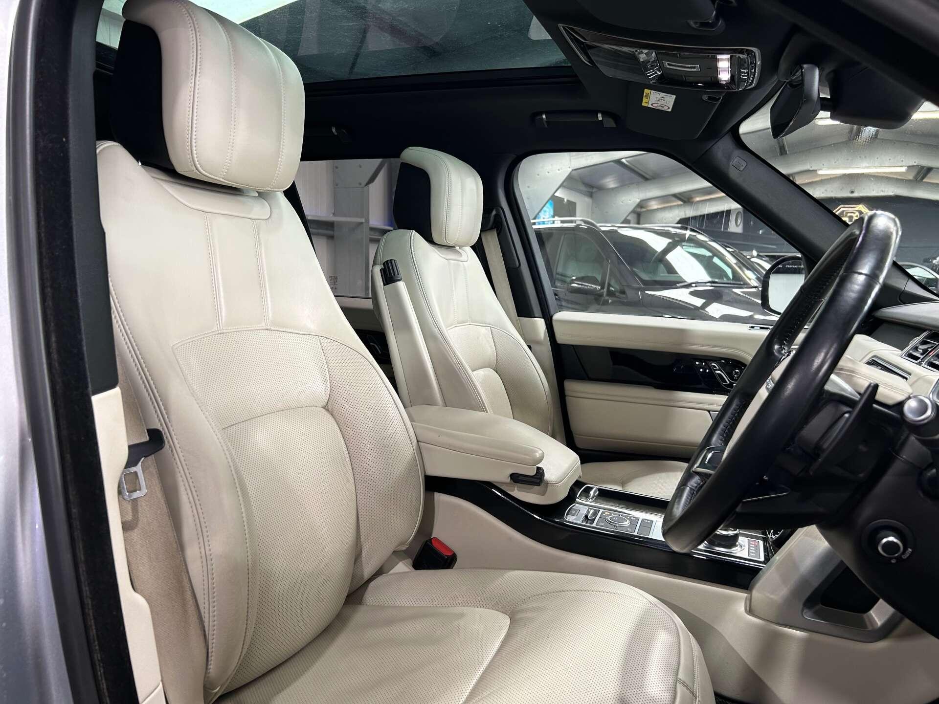 Land Rover Range Rover view 17