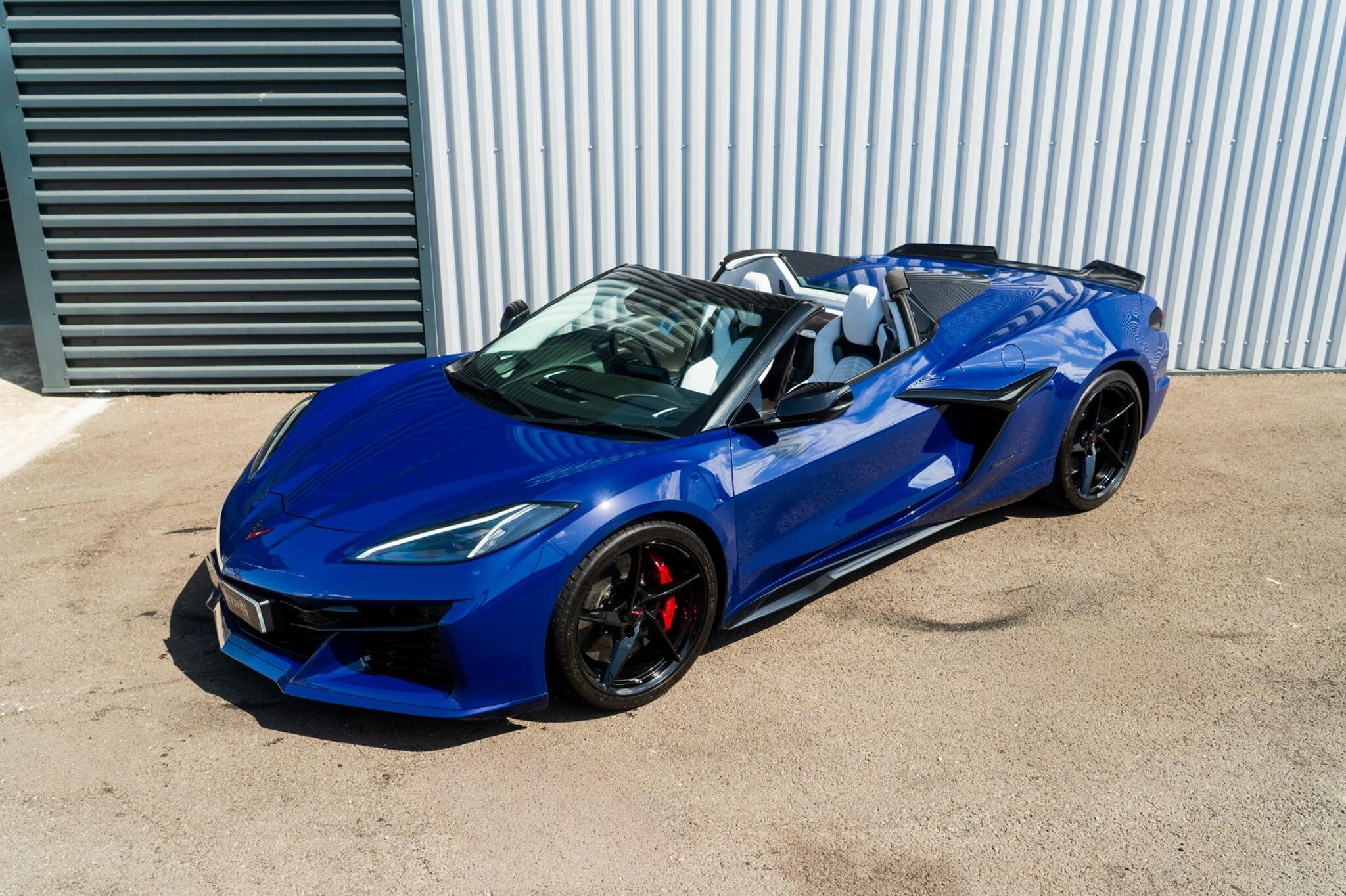 Chevrolet Corvette view 13