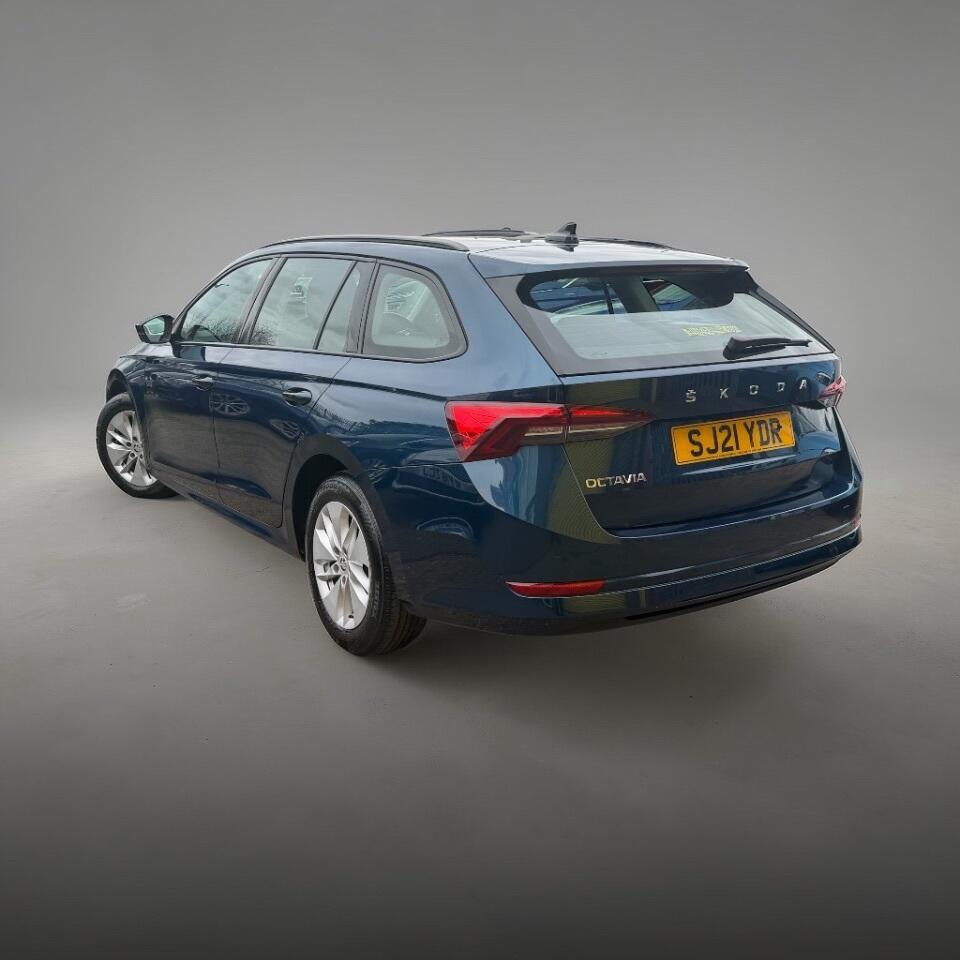 Skoda Octavia view 2