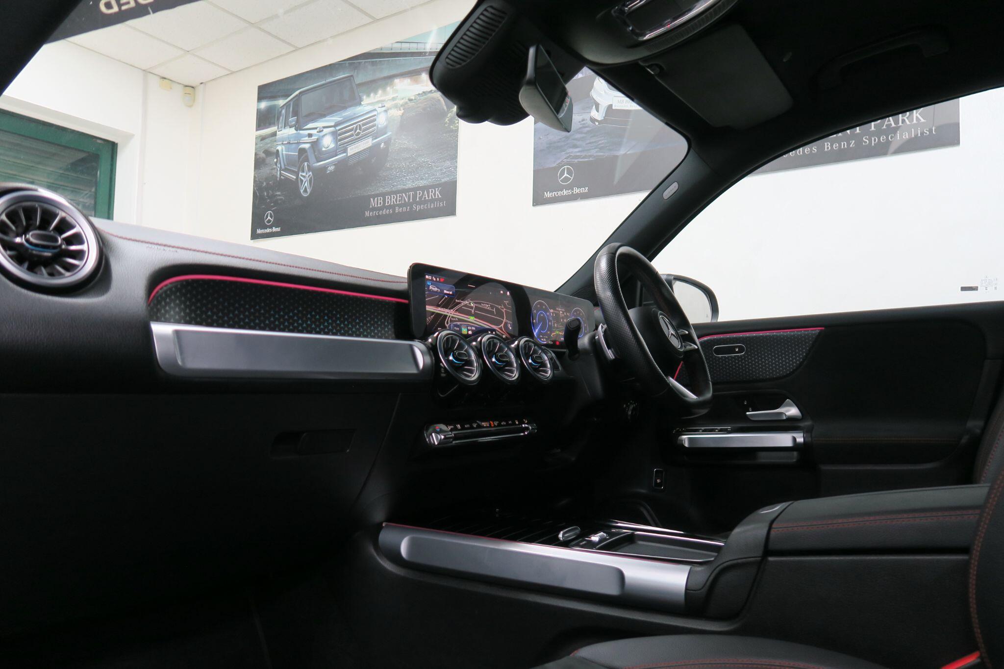 Mercedes-Benz Eqb view 8