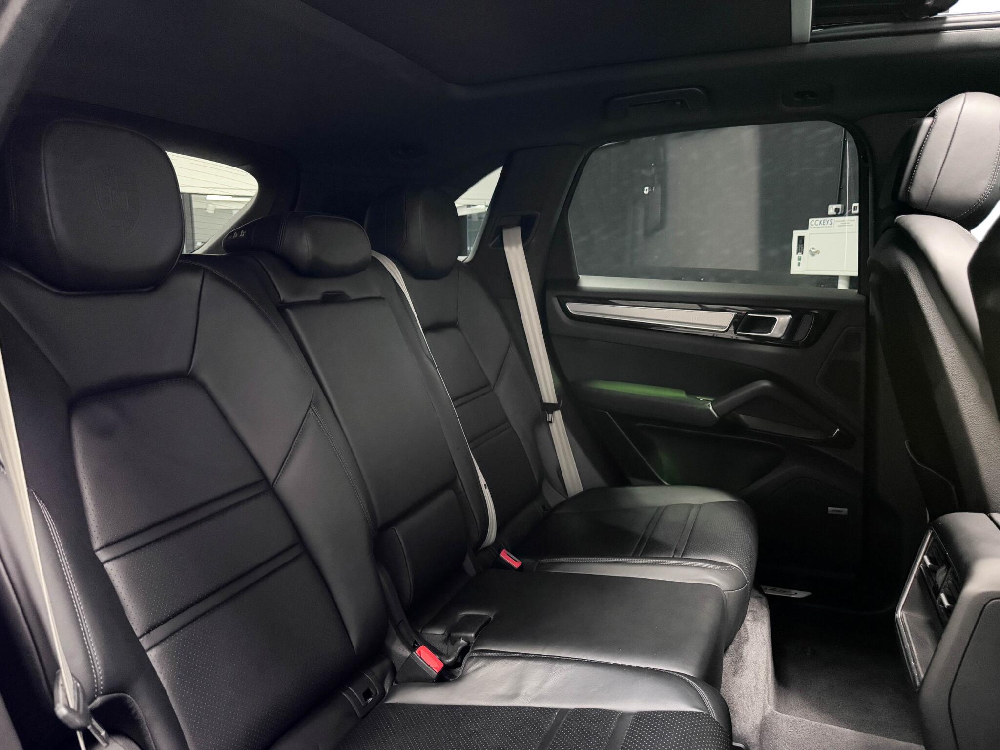 Porsche Cayenne view 30
