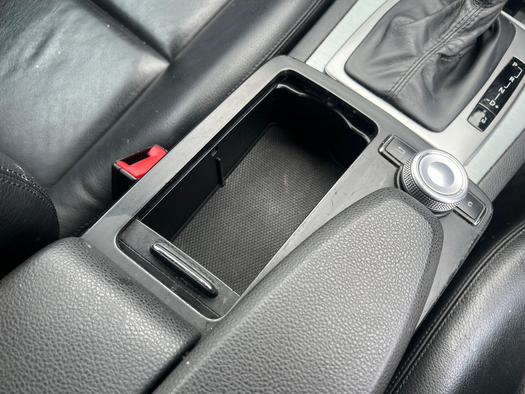 Mercedes-Benz C-Class view 30