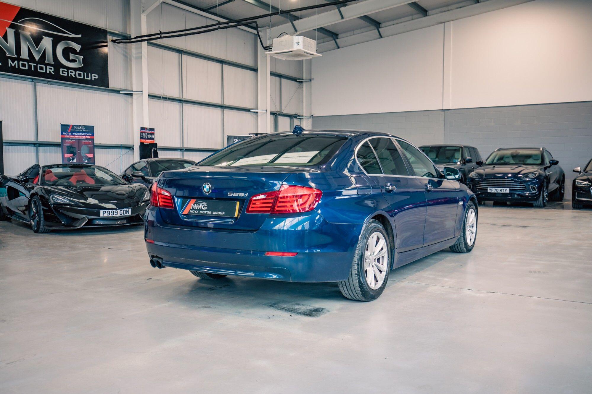 BMW 5 Series view 28