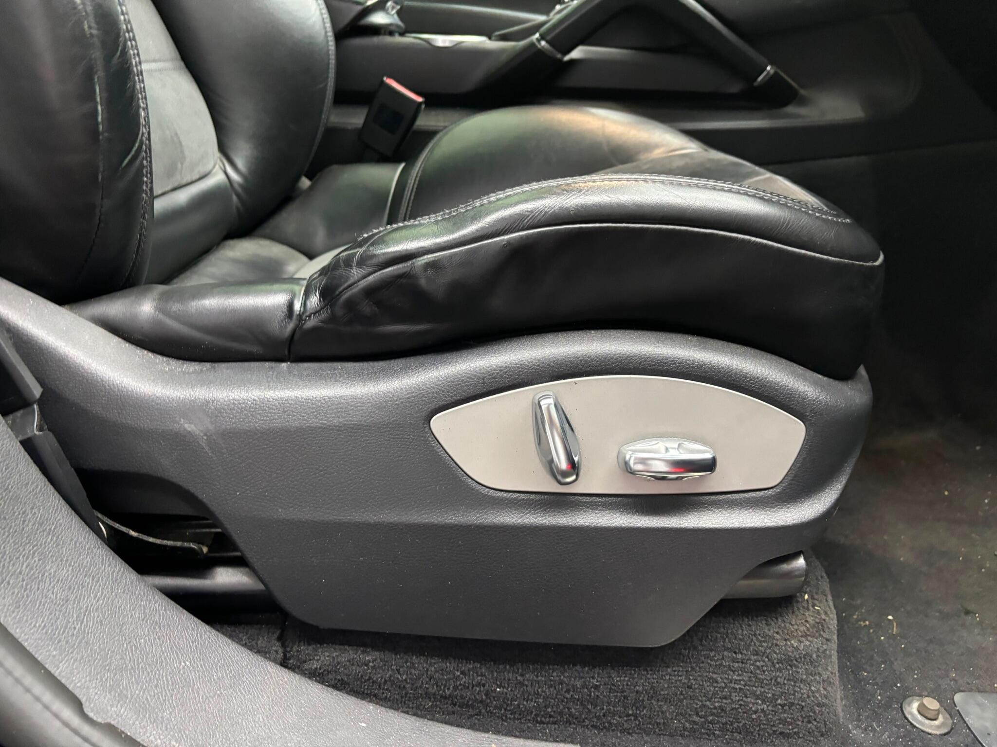 Porsche Cayenne view 26