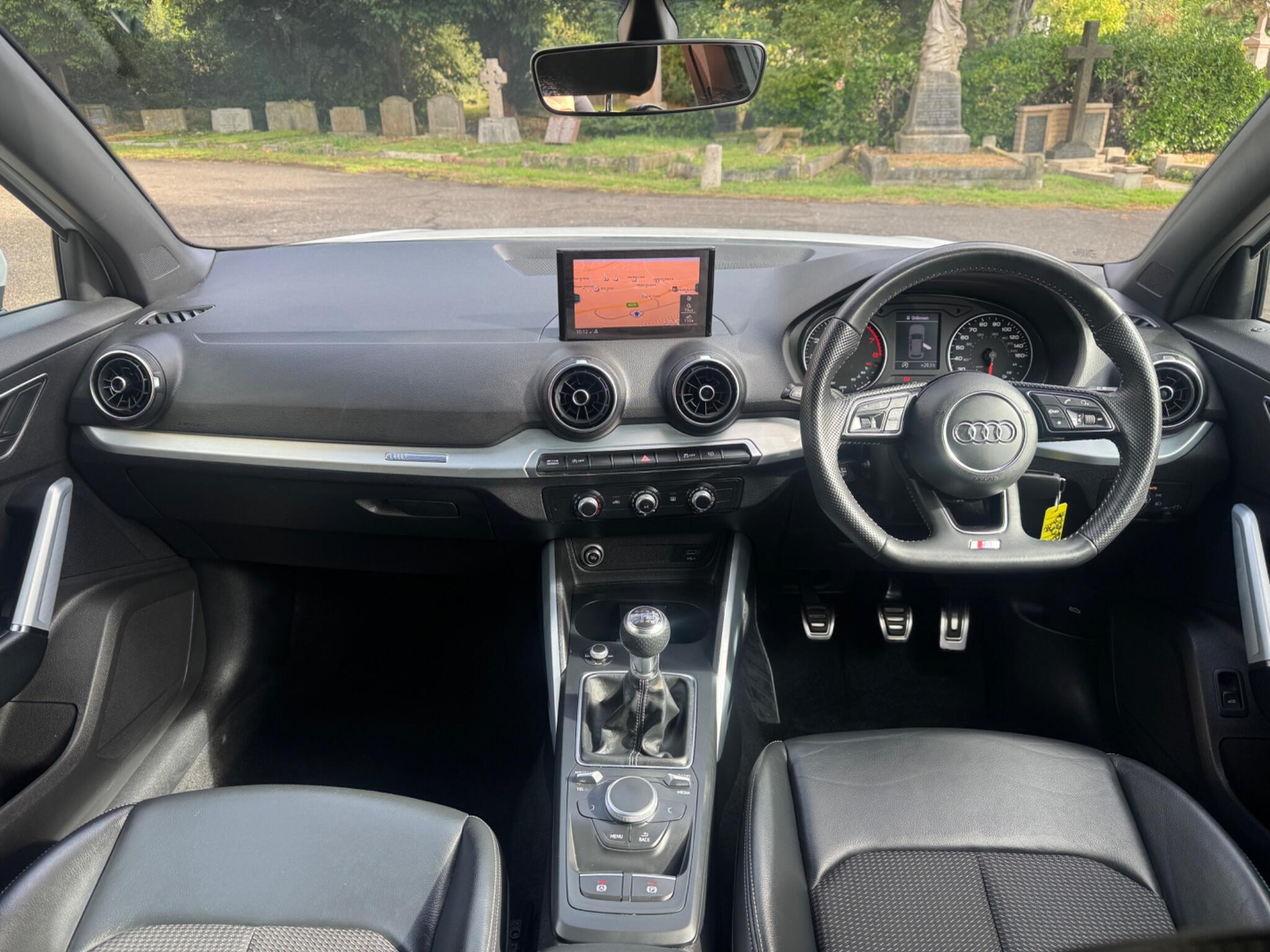 Audi Q2 view 24