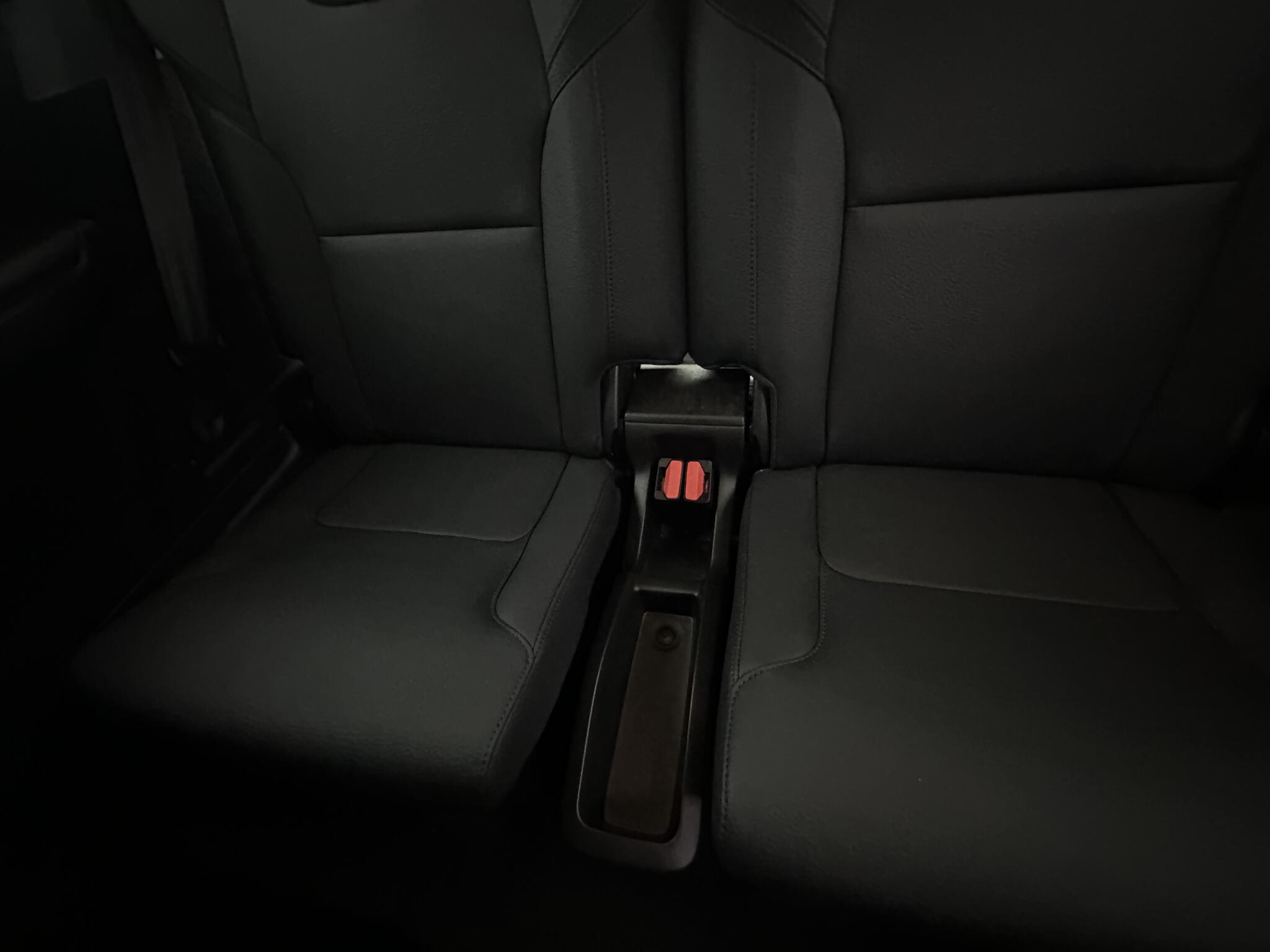Volvo XC90 view 36