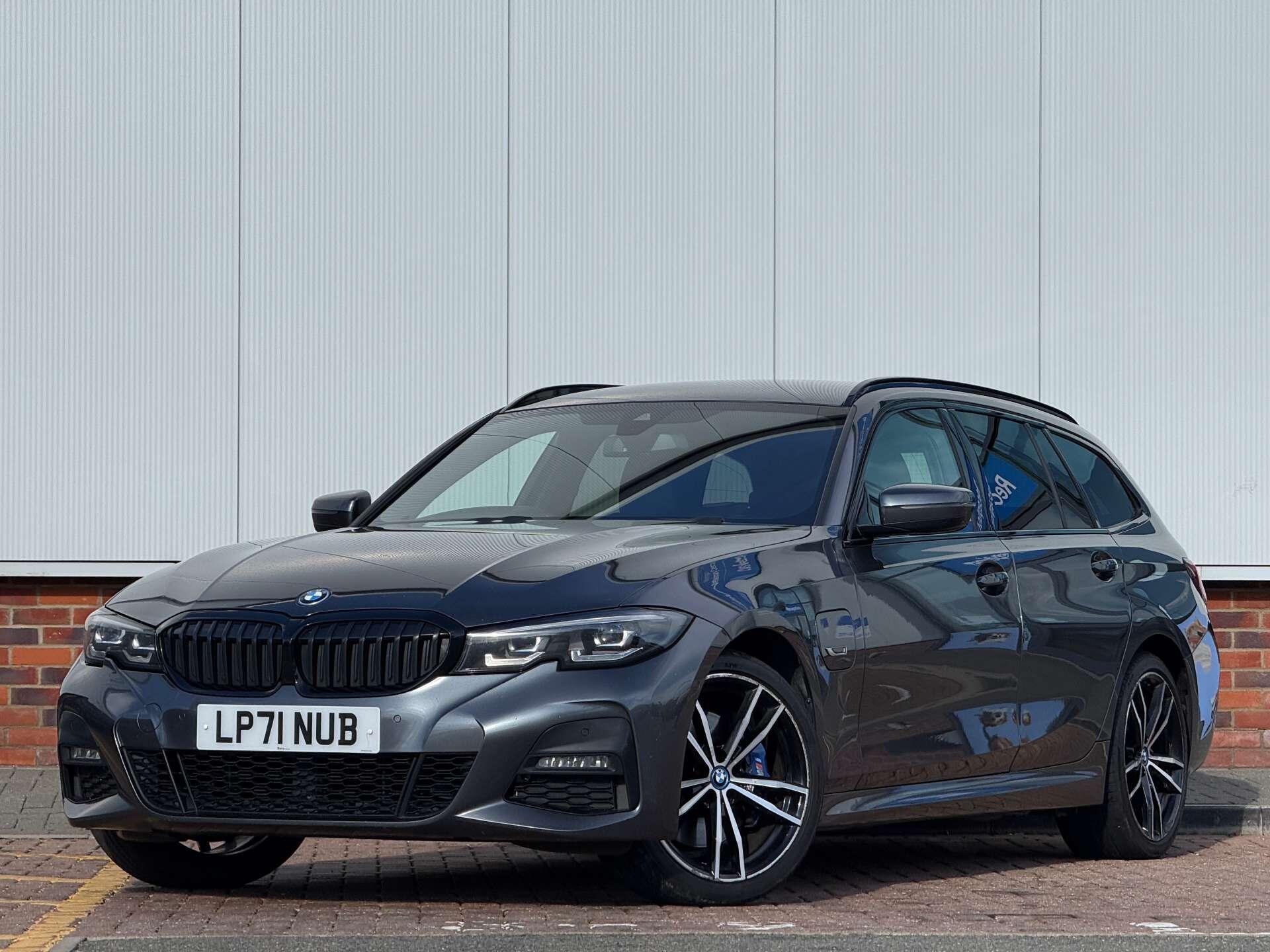 BMW 3 Series view 3