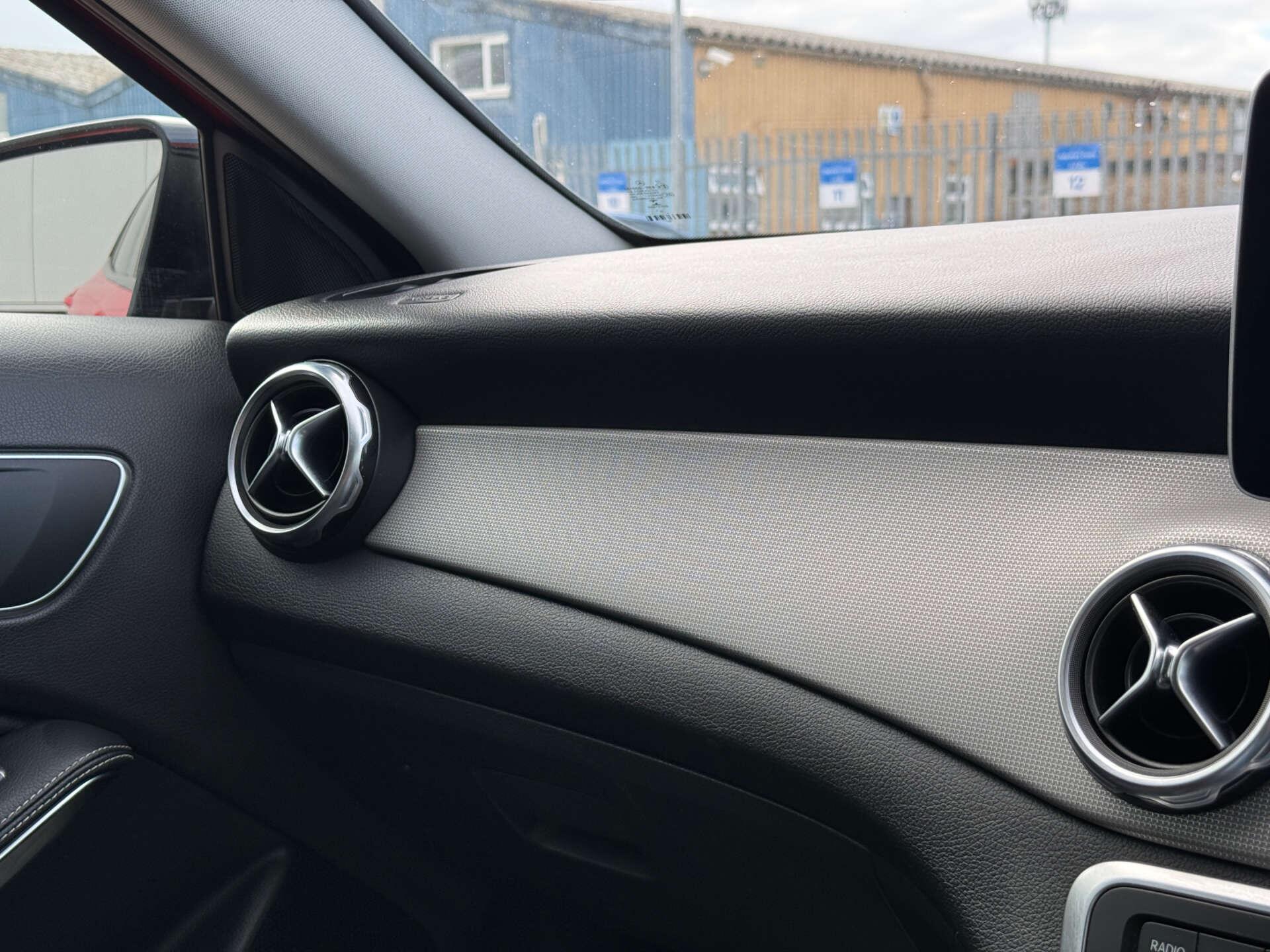 Mercedes-Benz GLA view 55