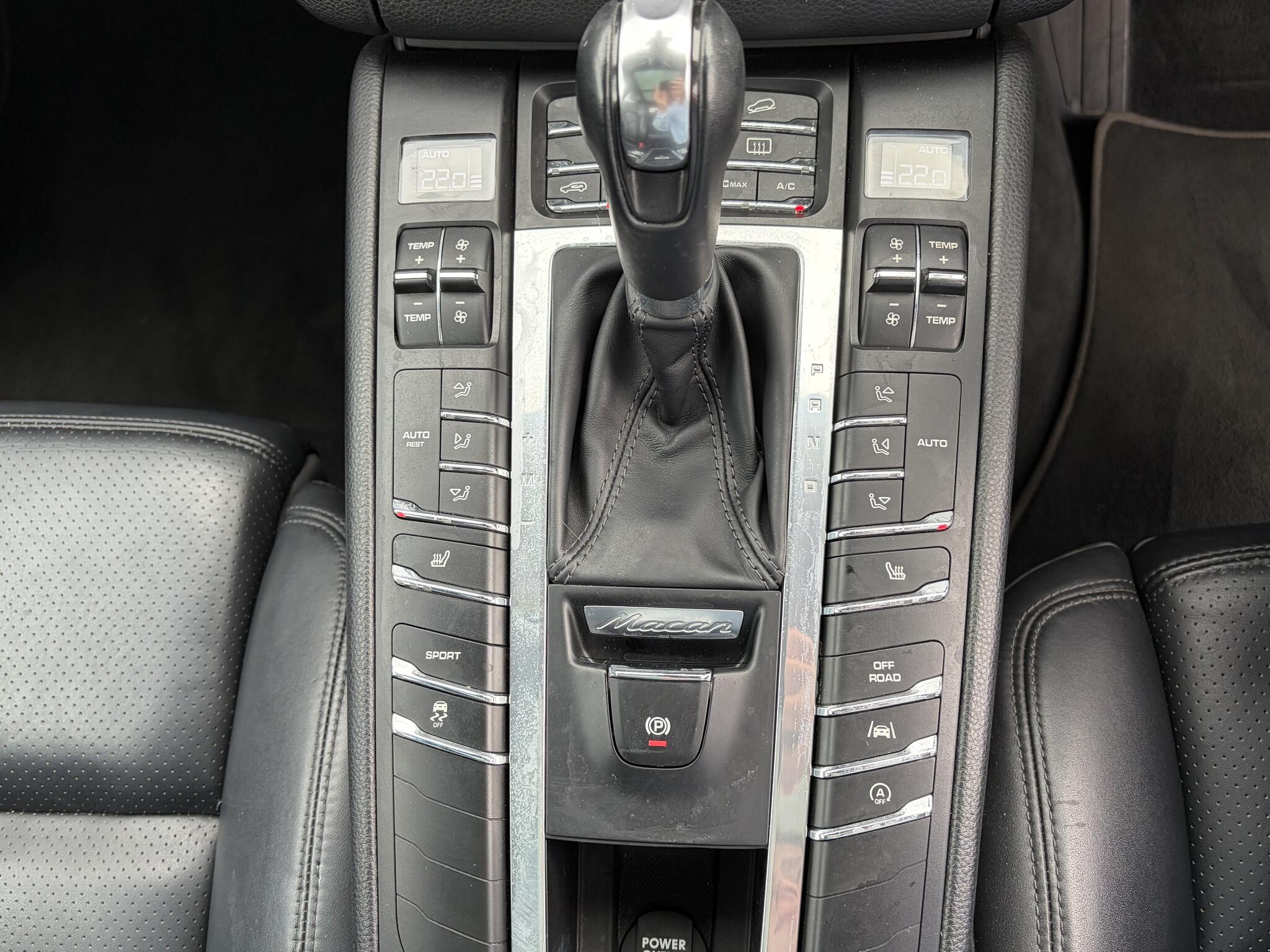 Porsche Macan view 18