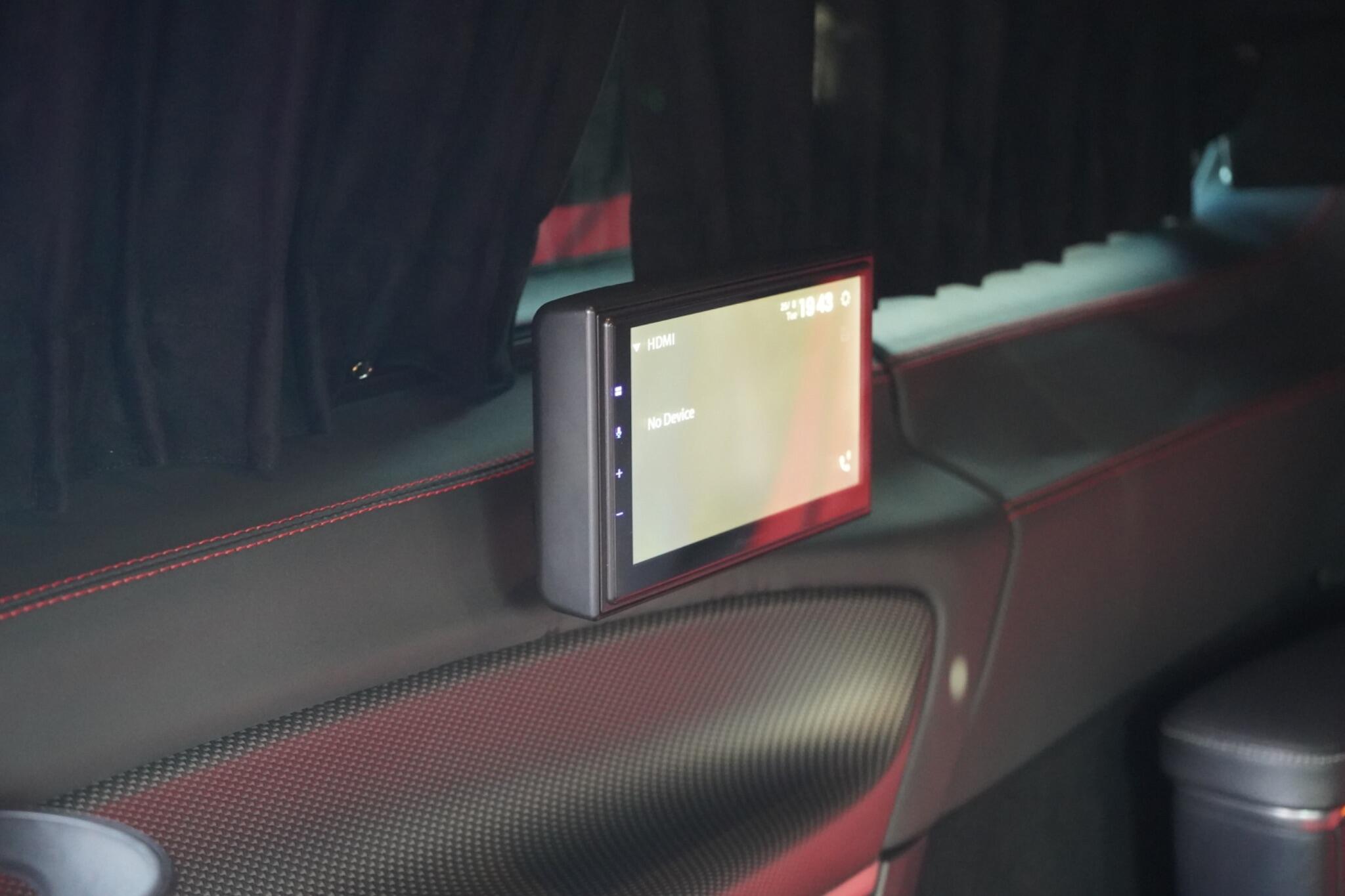 Mercedes-Benz V-Class view 32