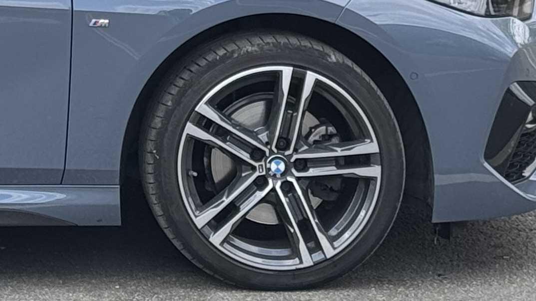BMW 2 Series view 4