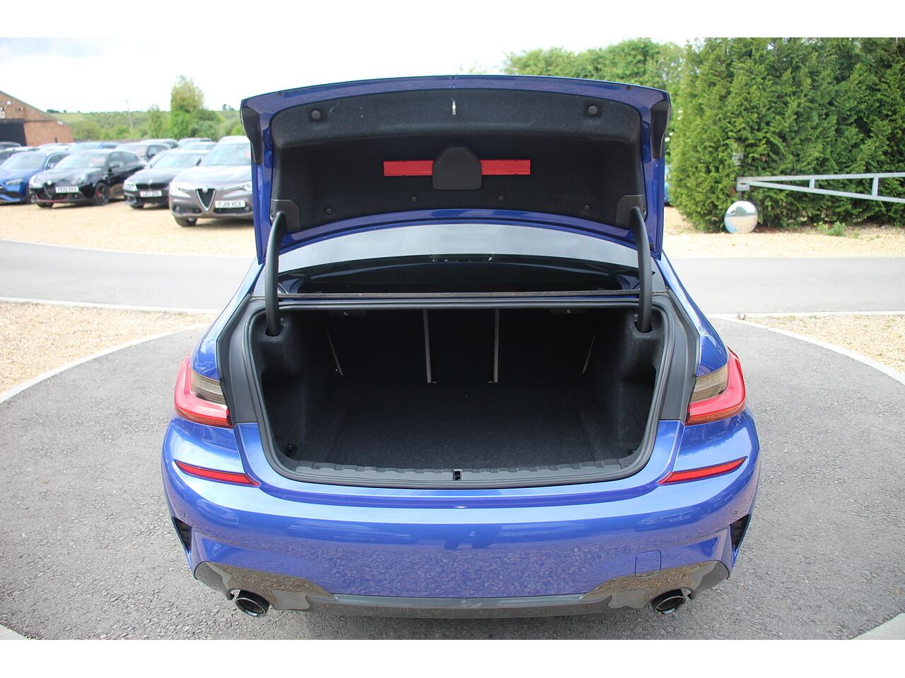 BMW 3 Series view 34