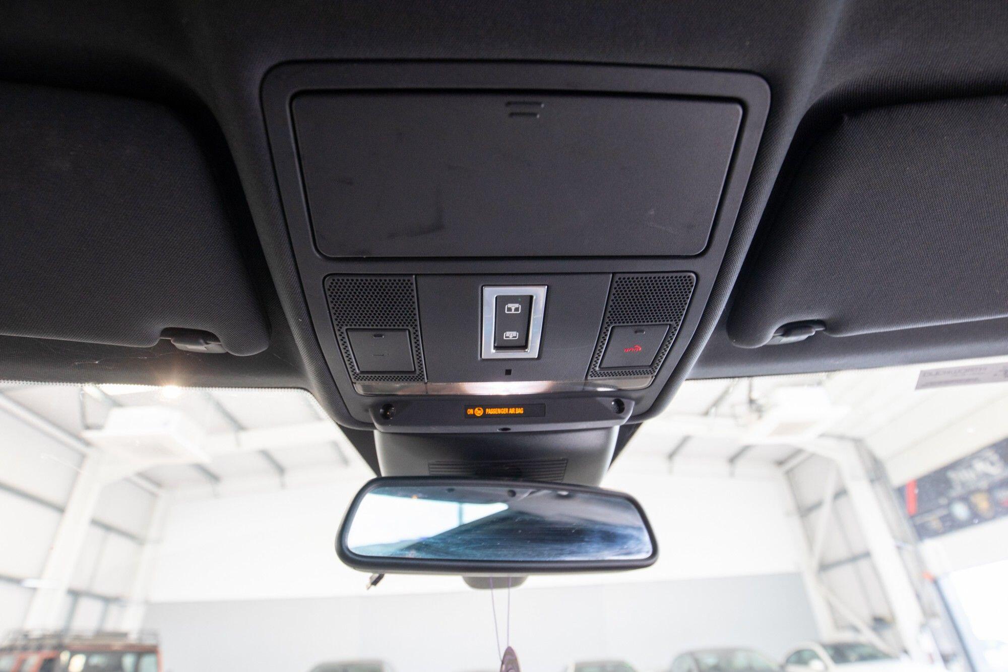 Land Rover Range Rover Evoque view 25