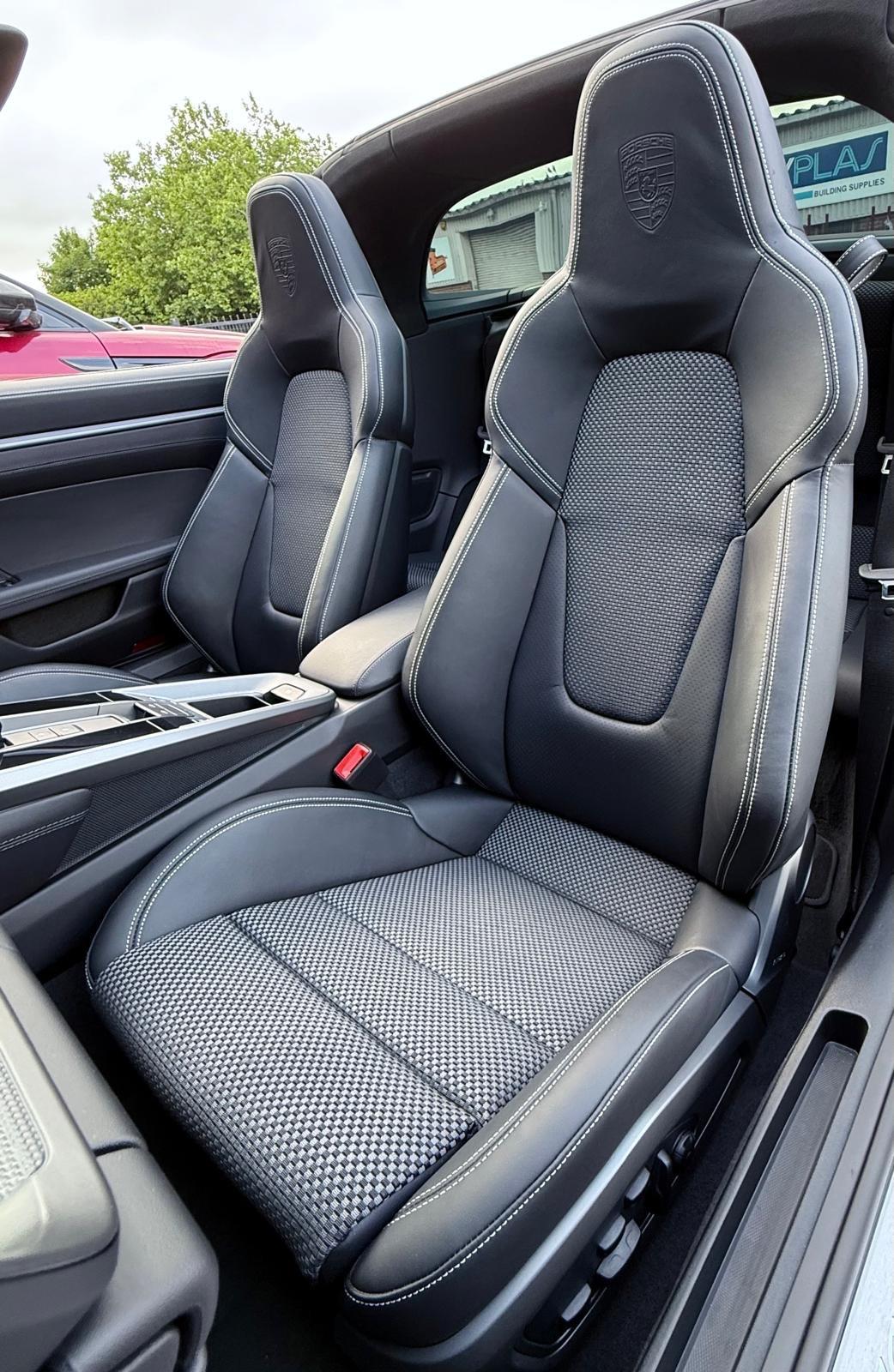 Porsche 911 view 76