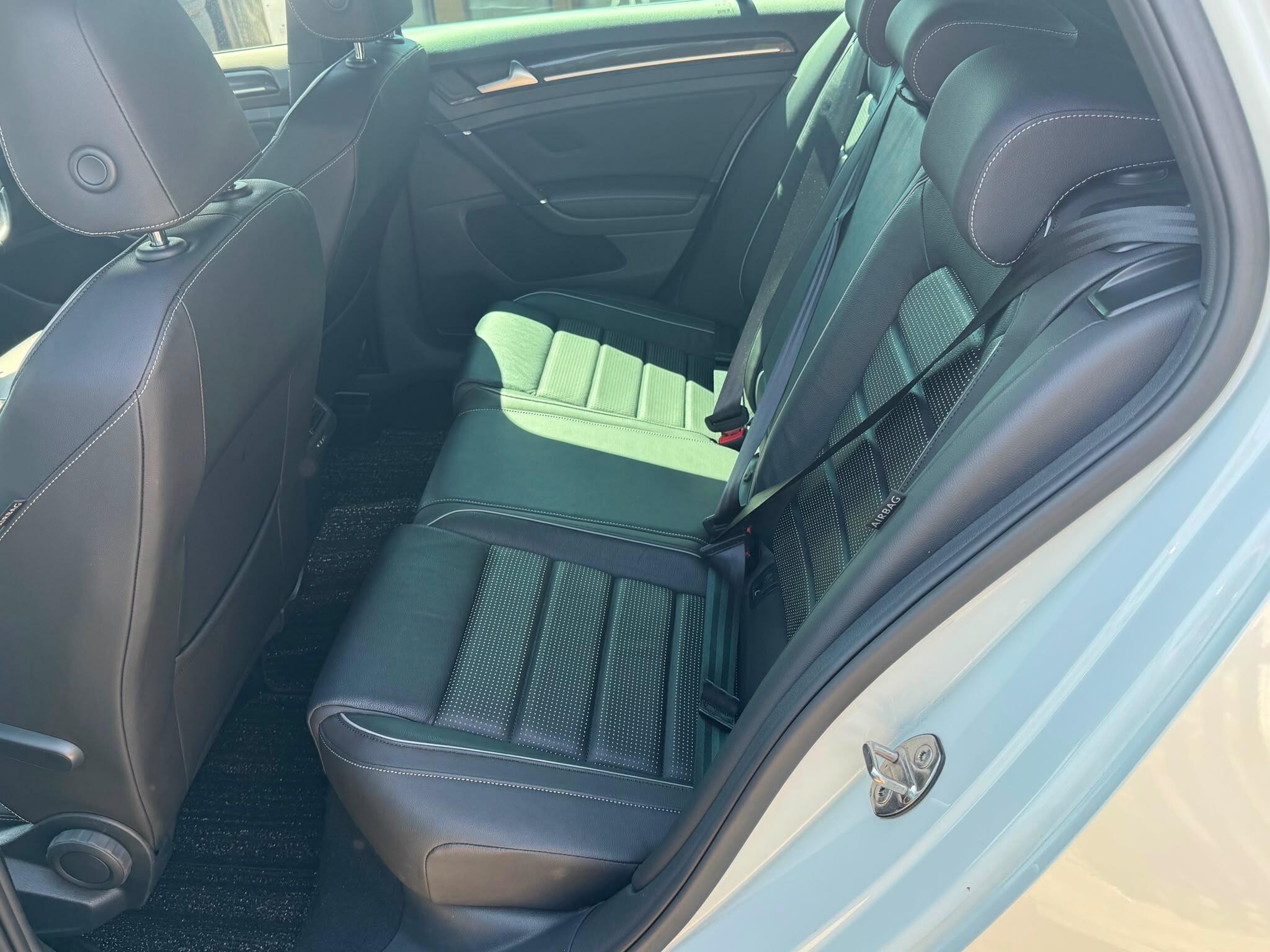 Volkswagen Golf view 20