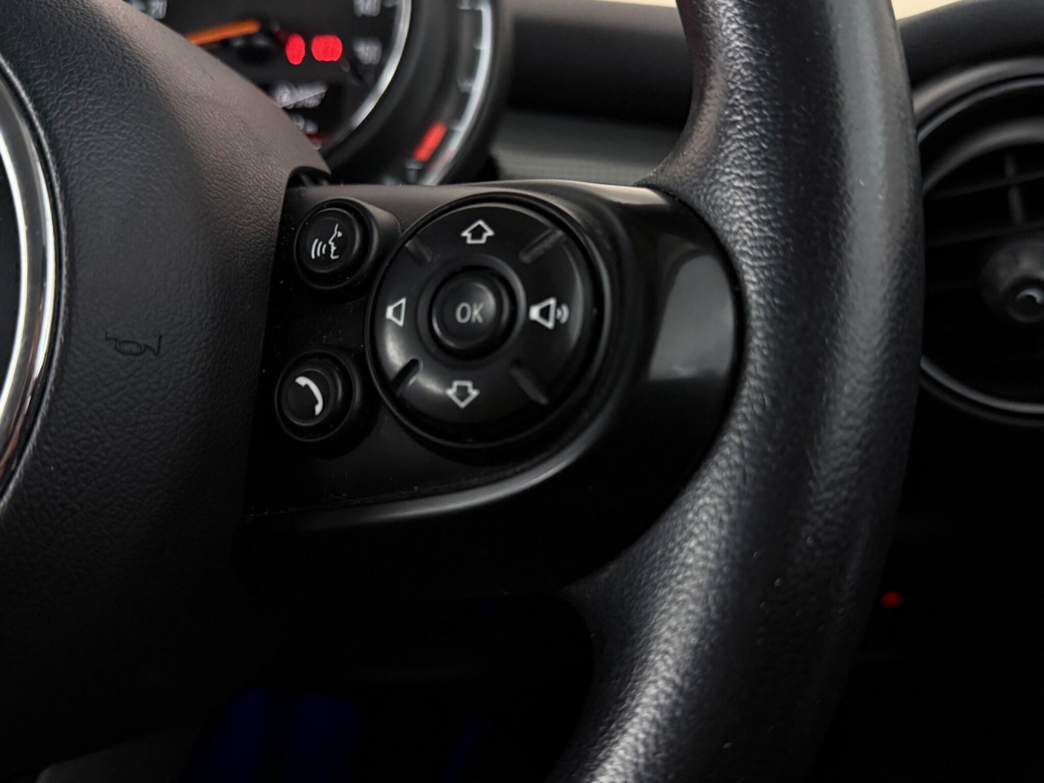 Mini Hatch view 16