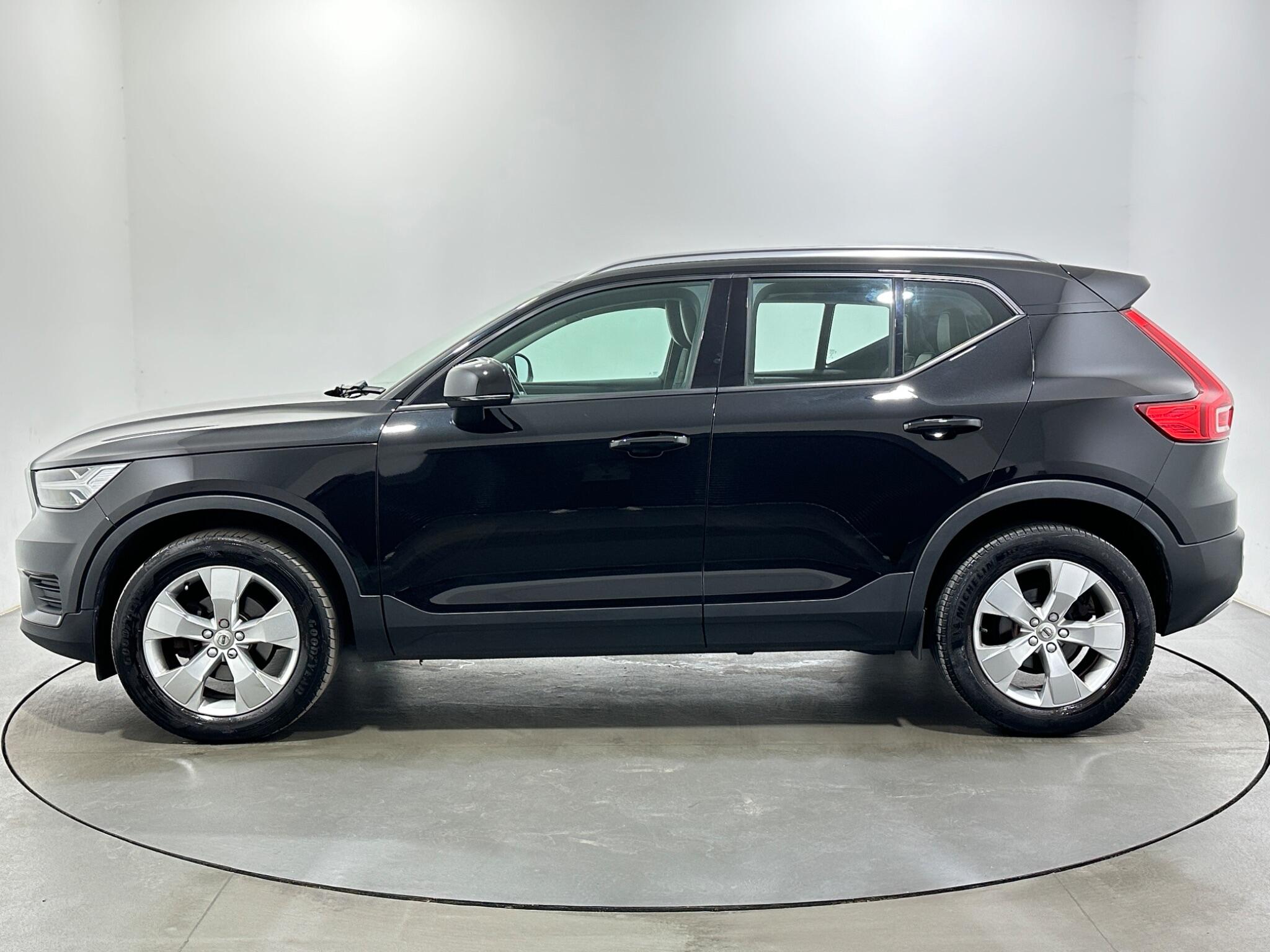 Volvo XC40 view 5