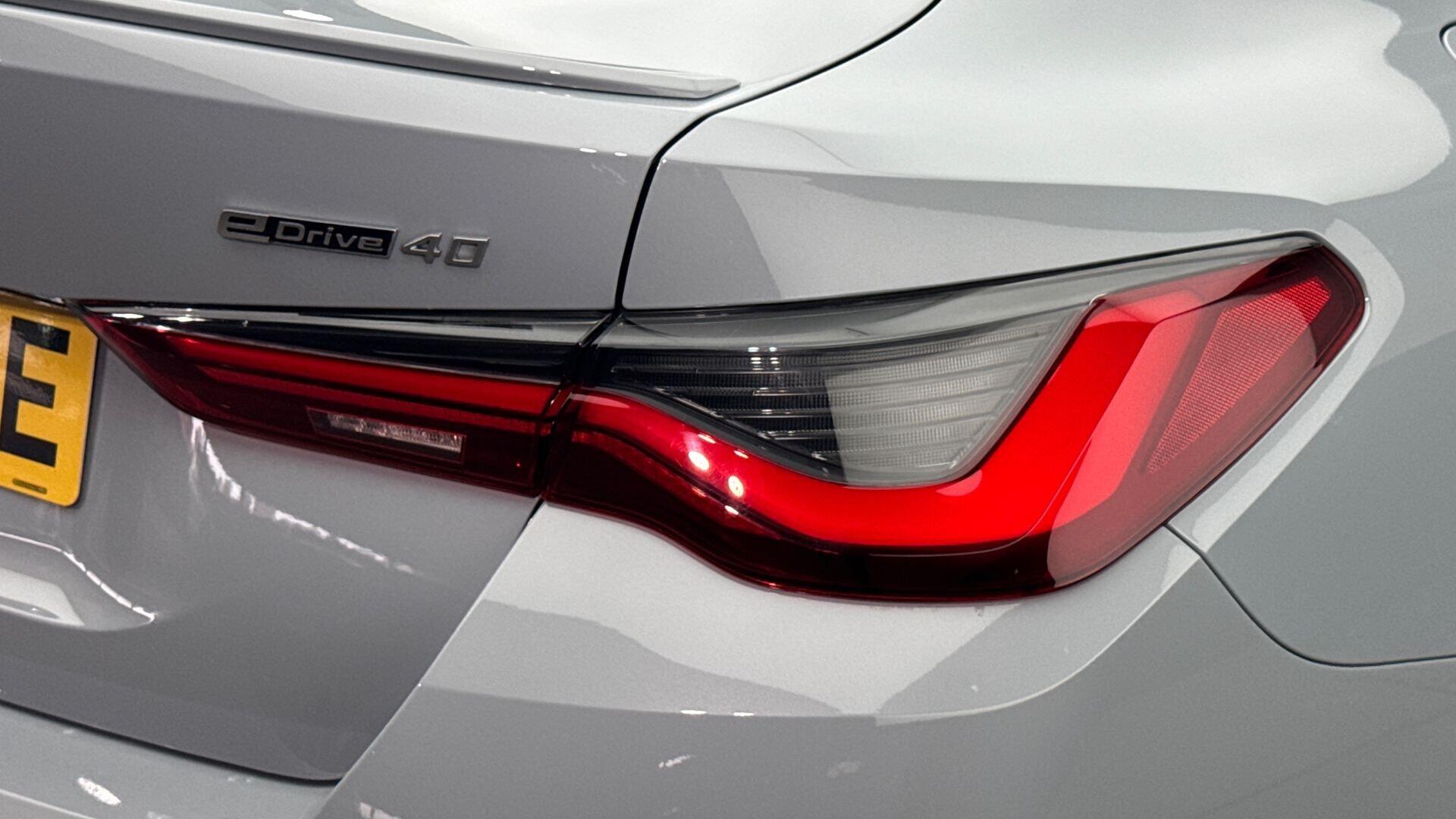 BMW i4 view 22