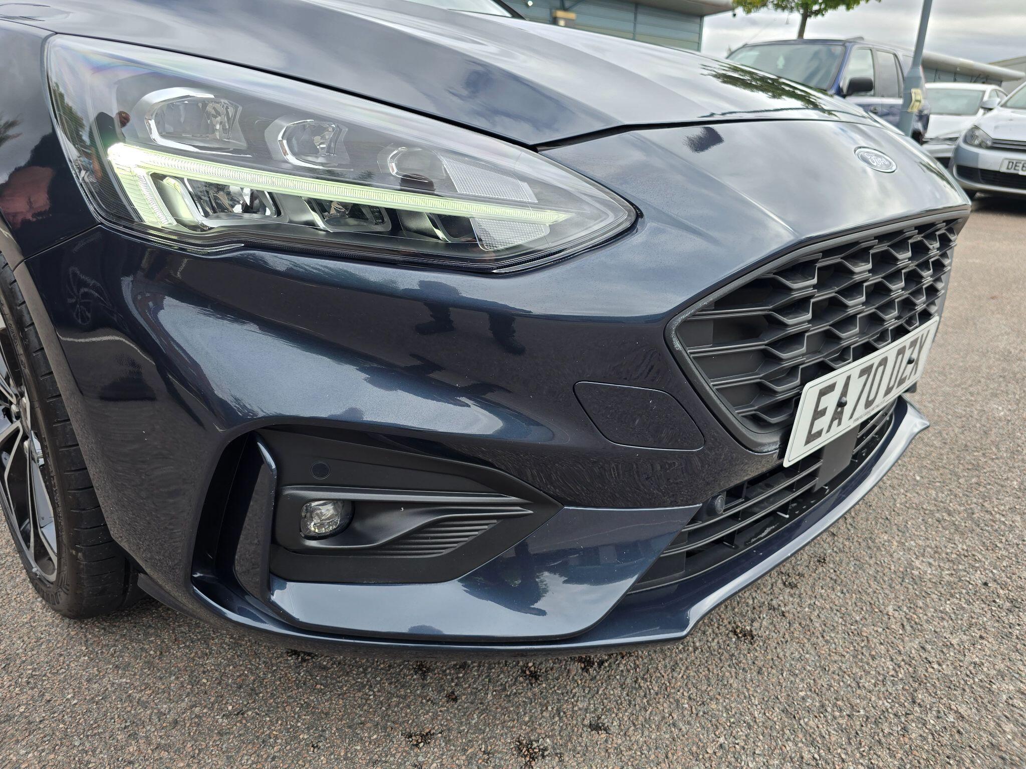 Ford Focus view 78