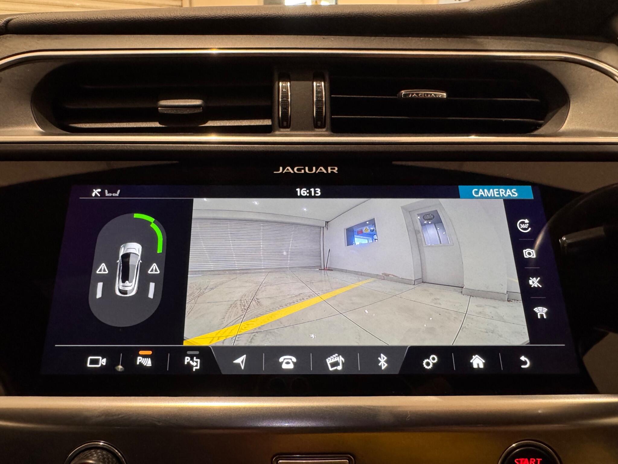 Jaguar I-Pace view 31