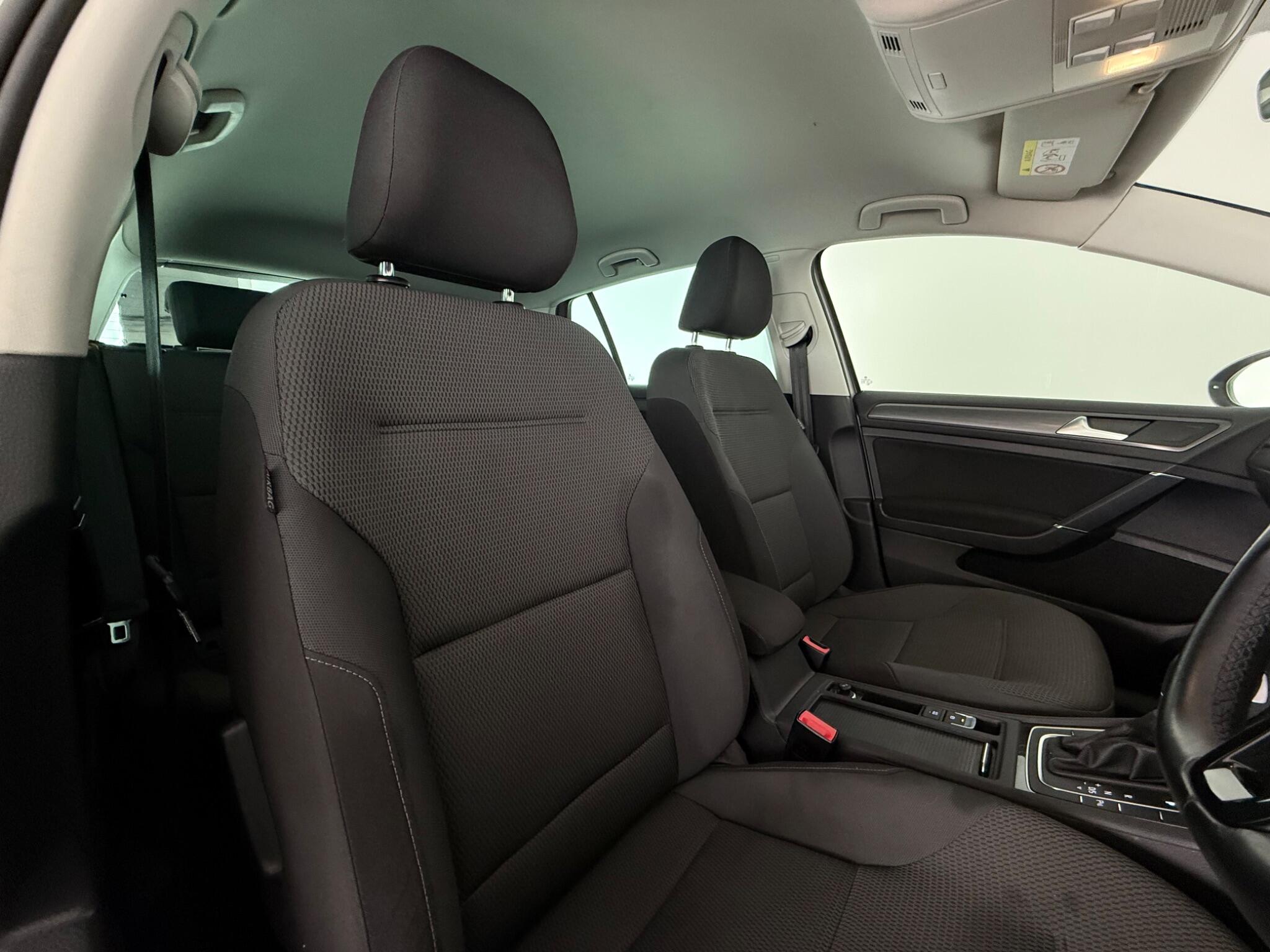 Volkswagen Golf view 31