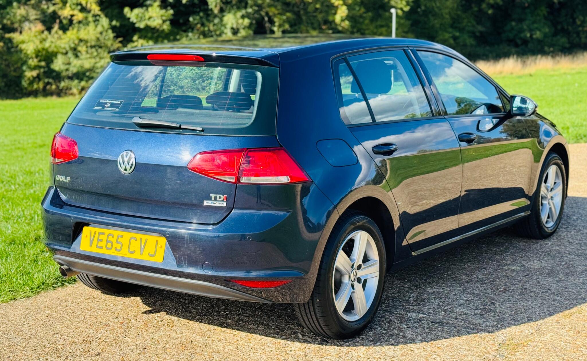 2015 Volkswagen Golf image 11