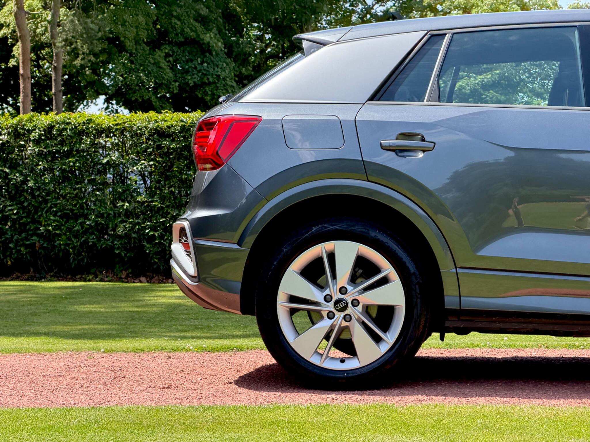 Audi Q2 view 13