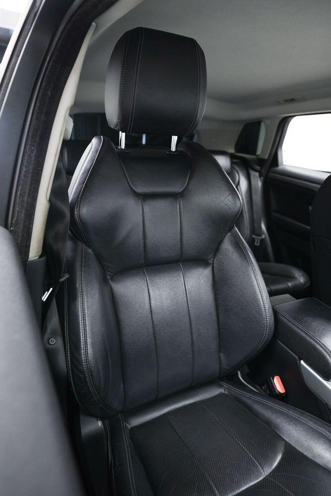 Land Rover Range Rover Evoque view 29