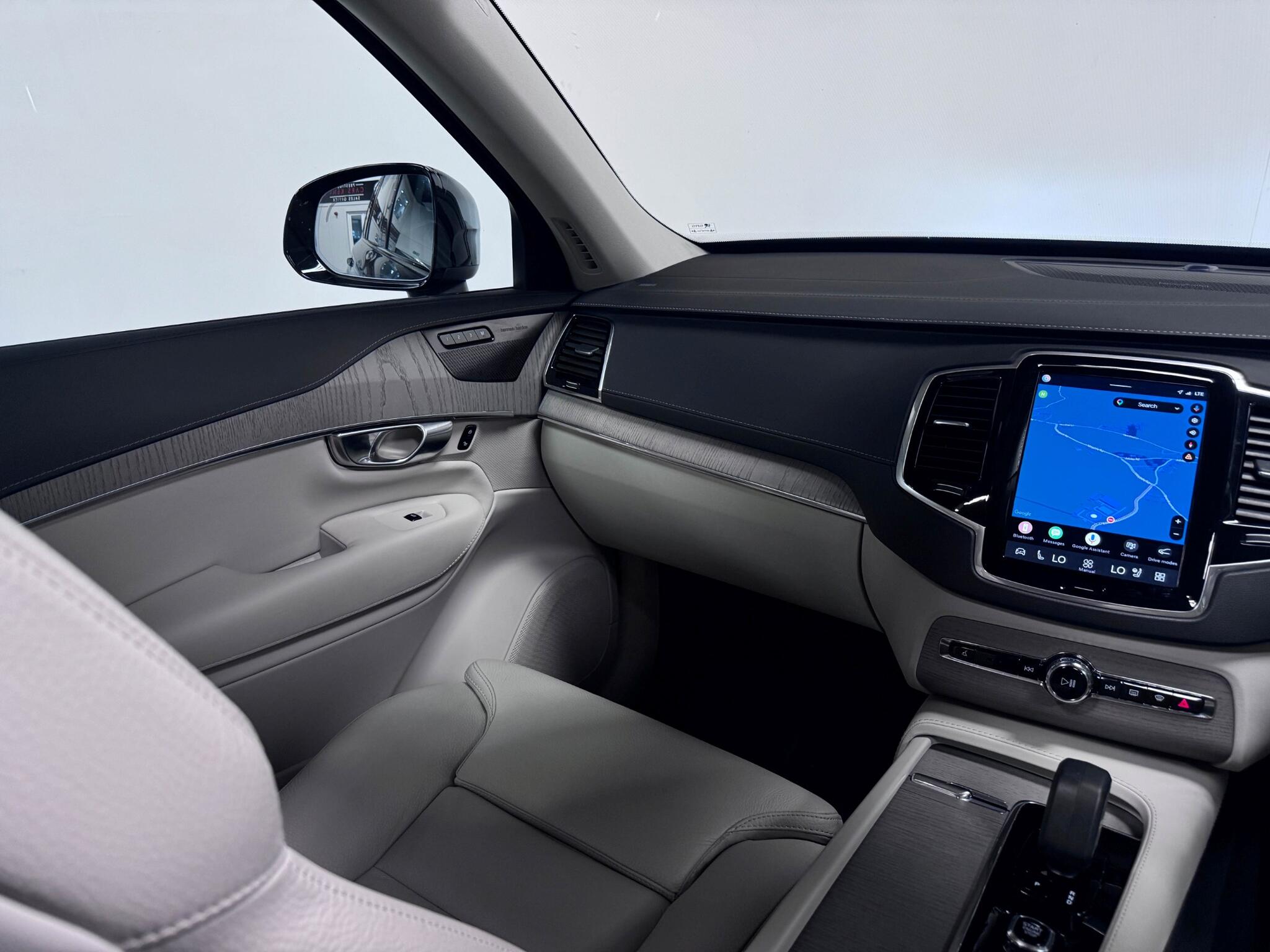 Volvo XC90 view 34