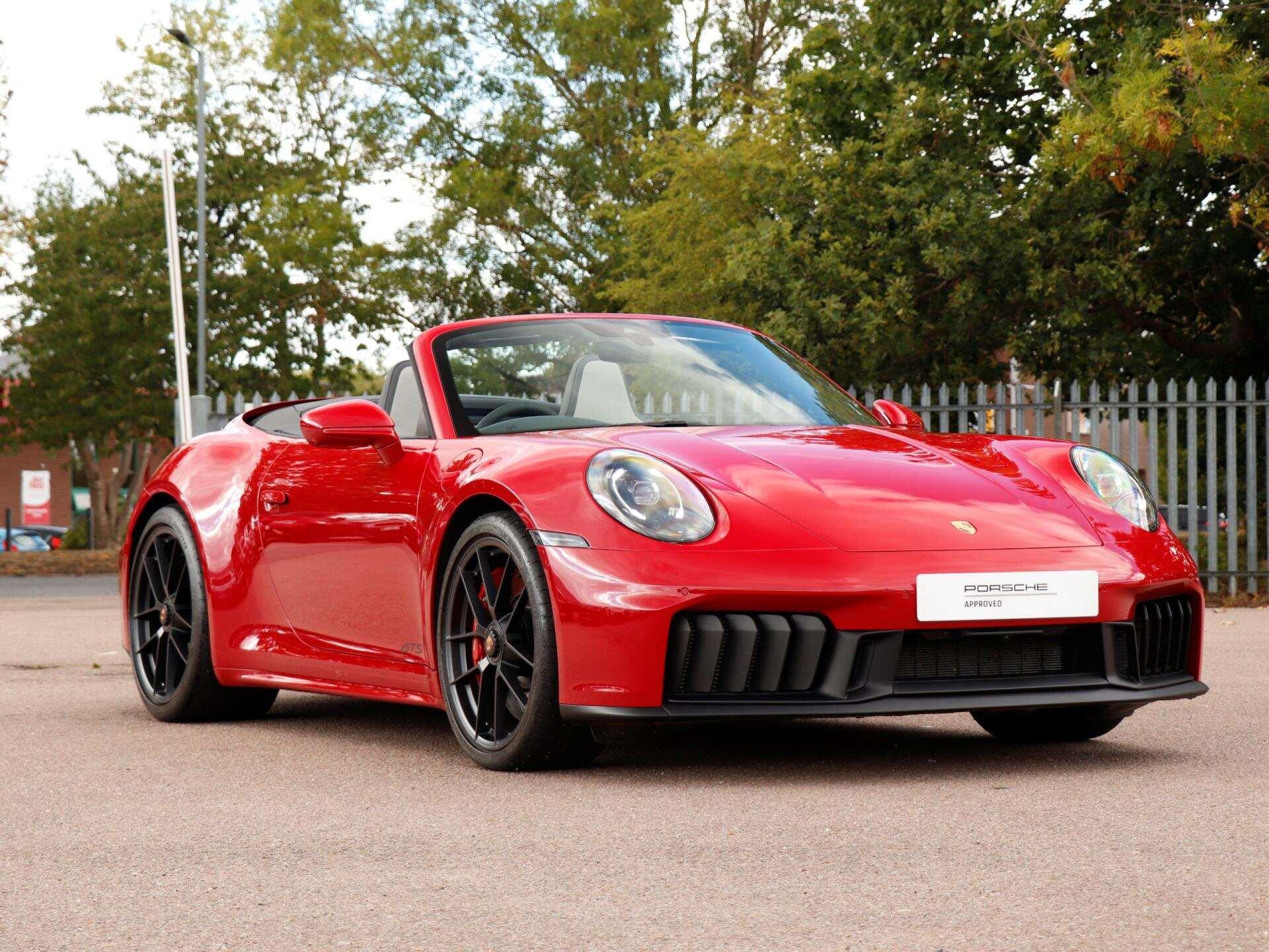 Porsche 911 view 39