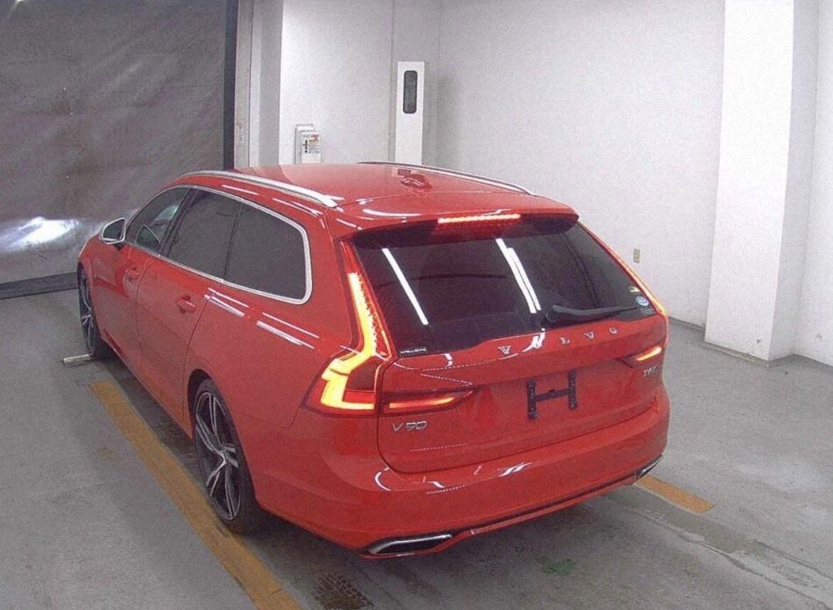 Volvo V90 view 3