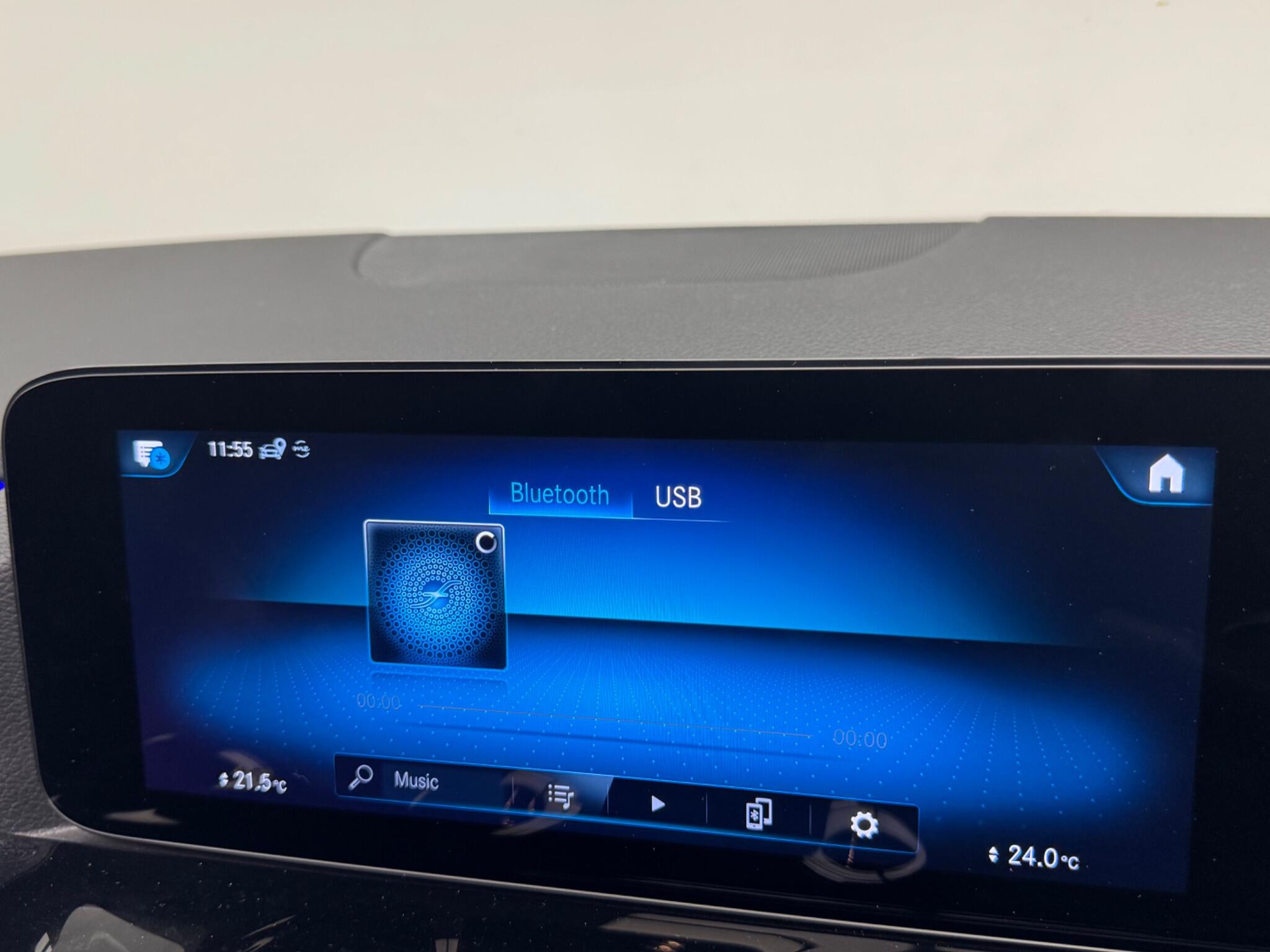 Mercedes-Benz Gla view 15