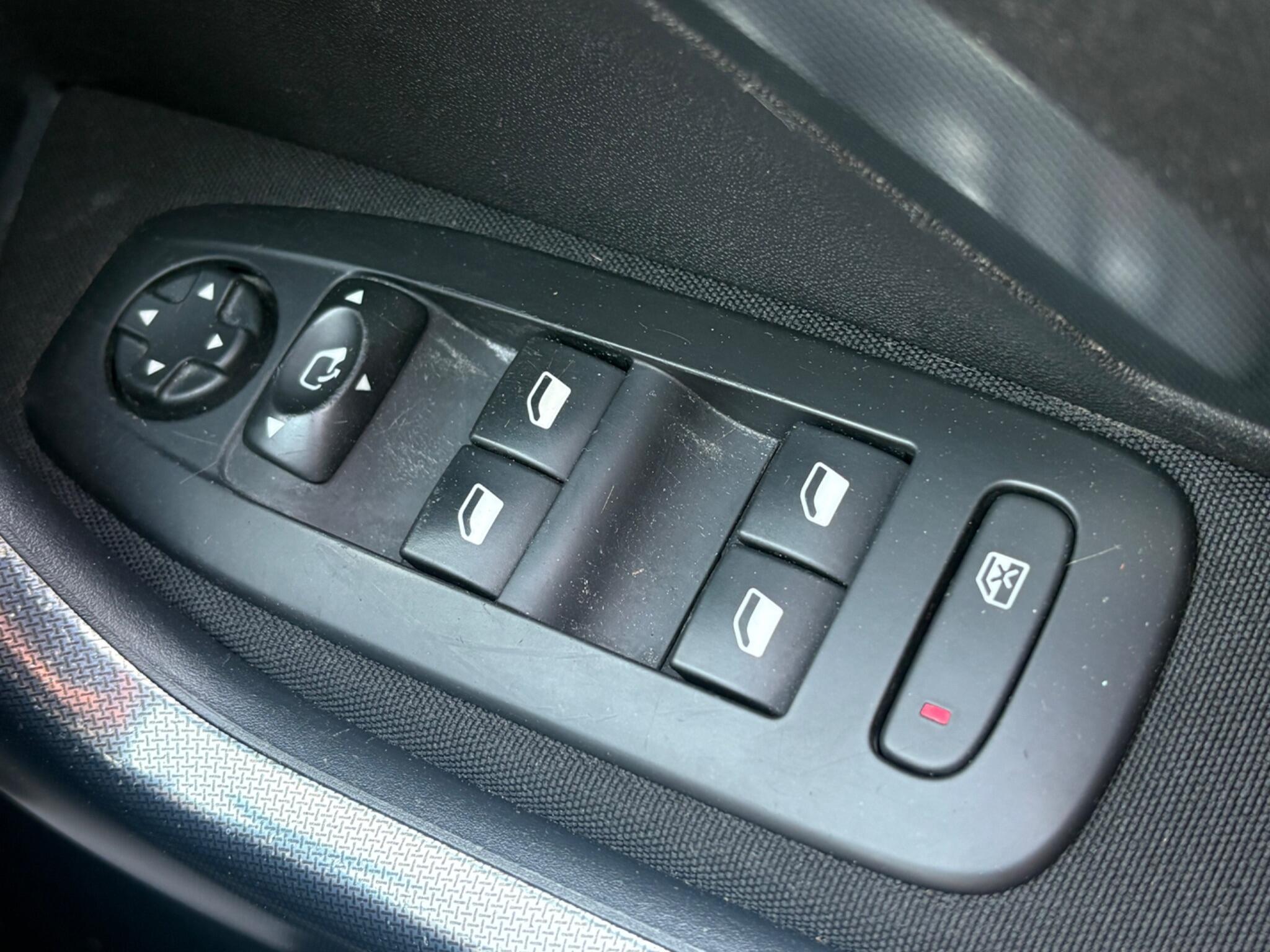 Peugeot 2008 - Image 66